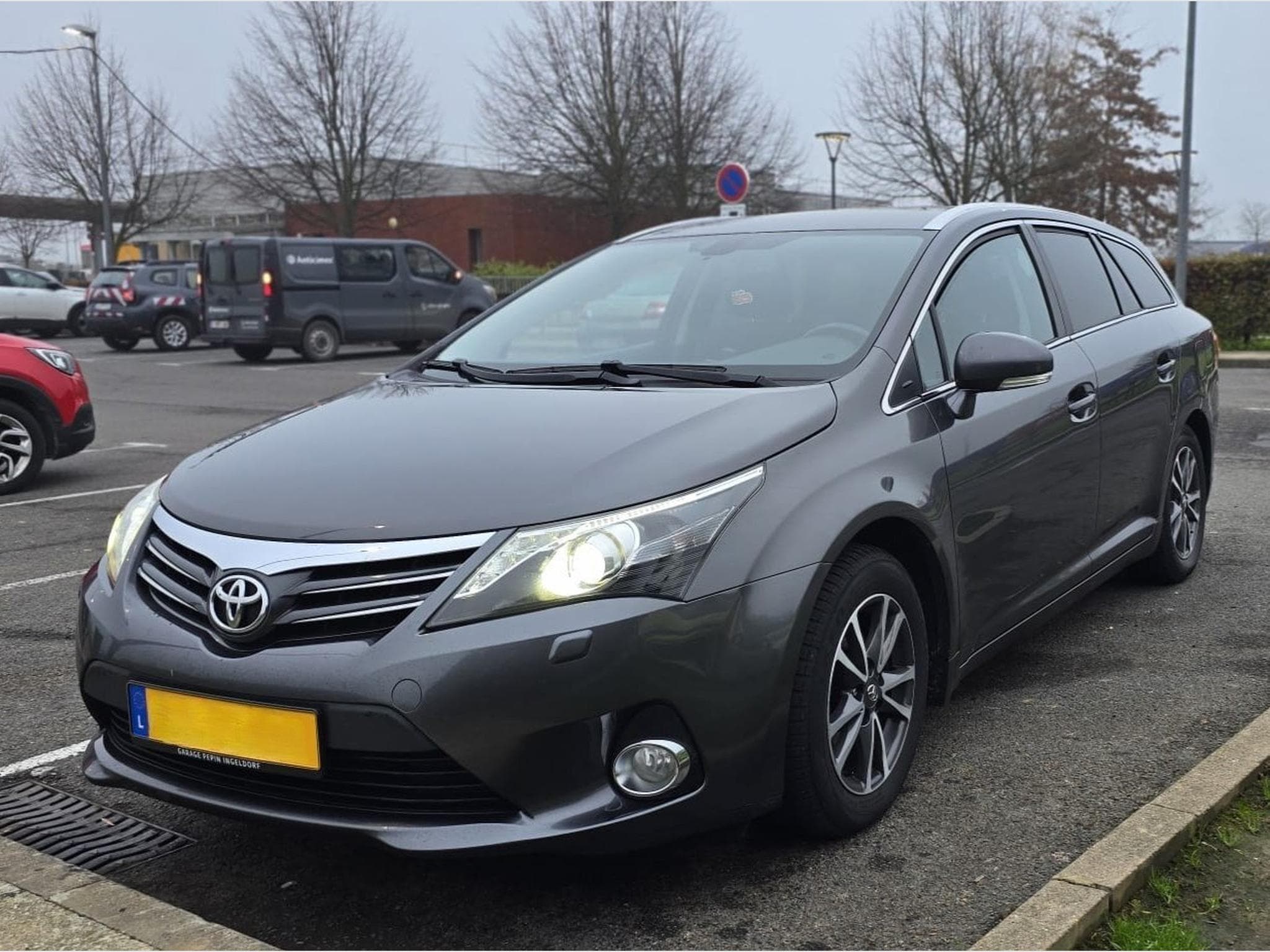 Toyota Avensis (2013) - Photo 1