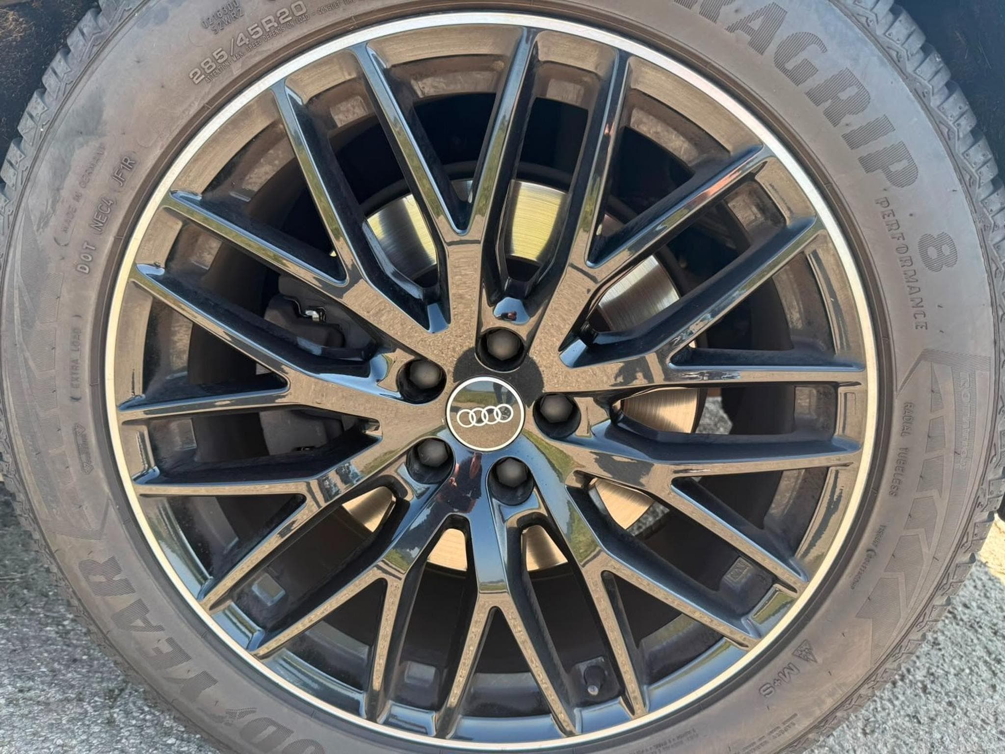 Audi Q7 S-line (2021) - Photo 12