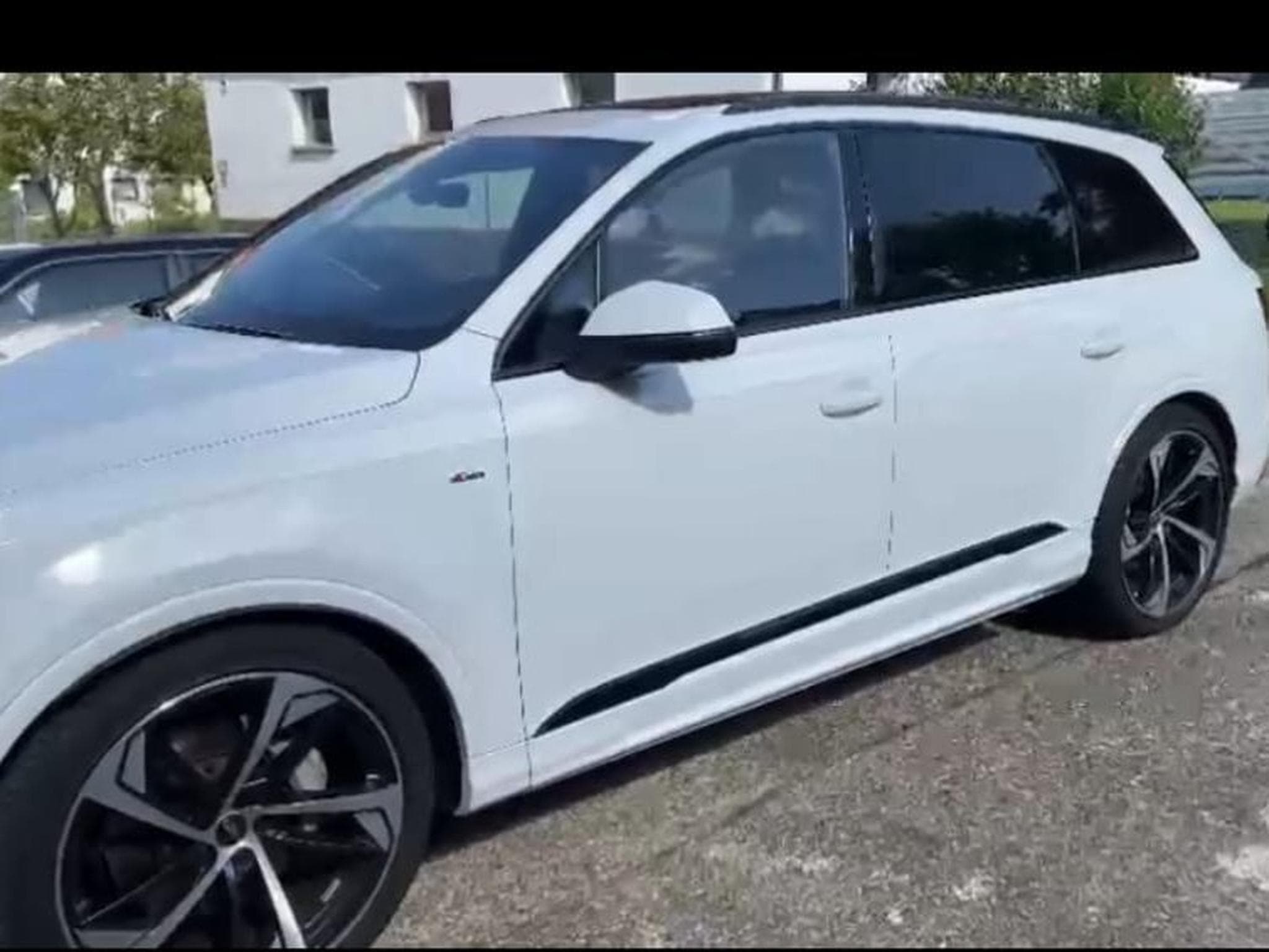Audi Q7 S-line (2021) - Photo 13