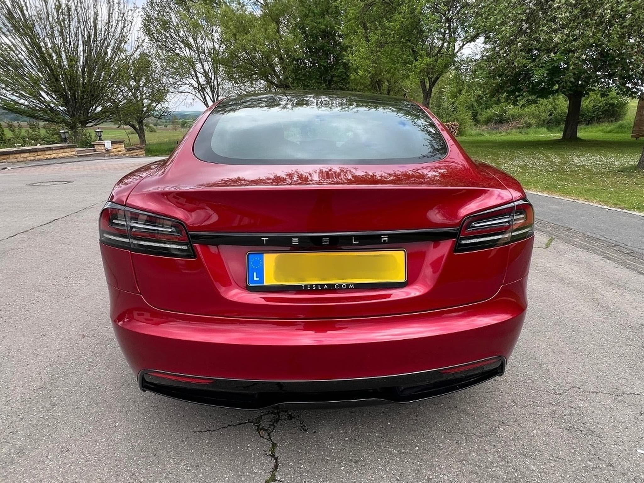 Tesla Model S Model S Long Range Ultra Red (2023) - Photo 2