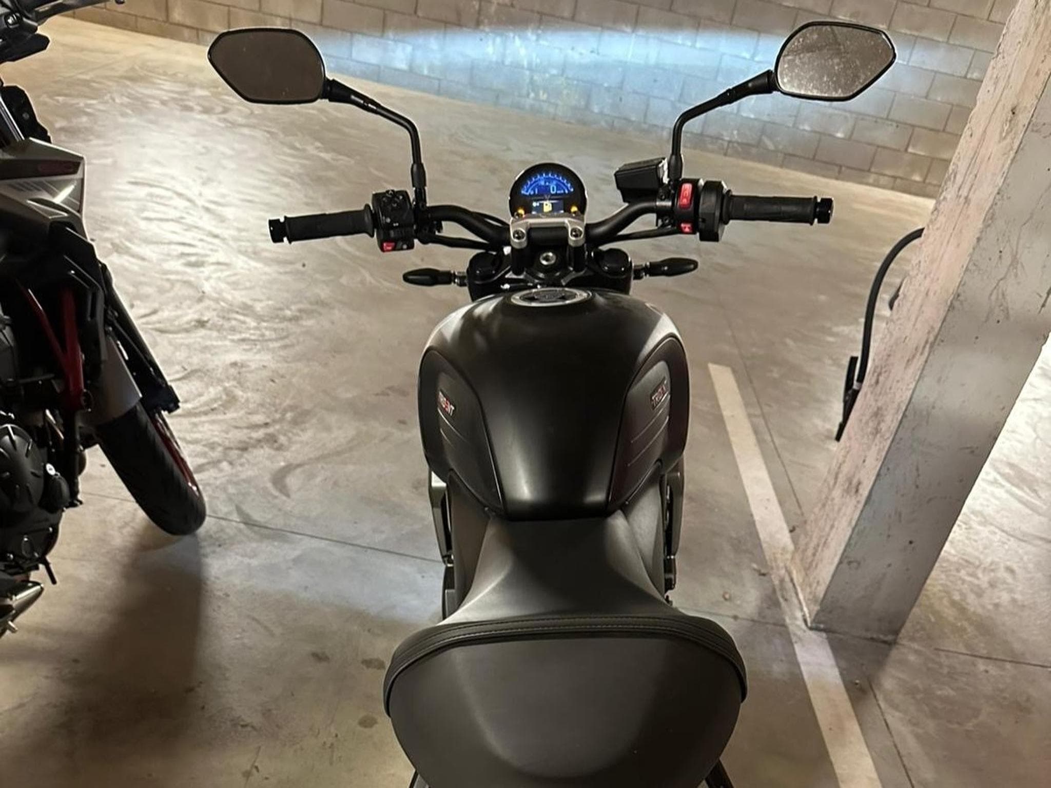 Triumph Trident (2022) - Photo 4