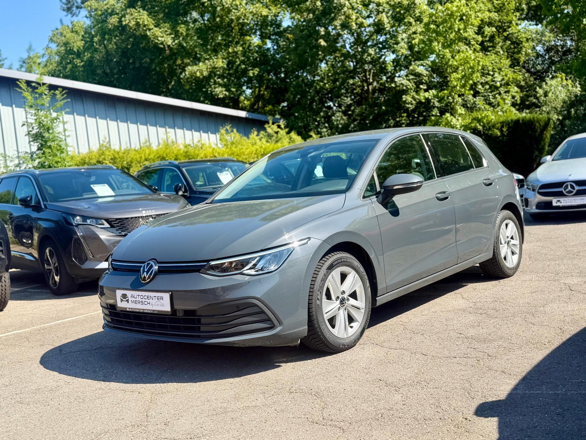VW Golf VIII 1.0 eTSI 110 DSG7 Life NAVI/CAM/ACC (2023) - Photo 3