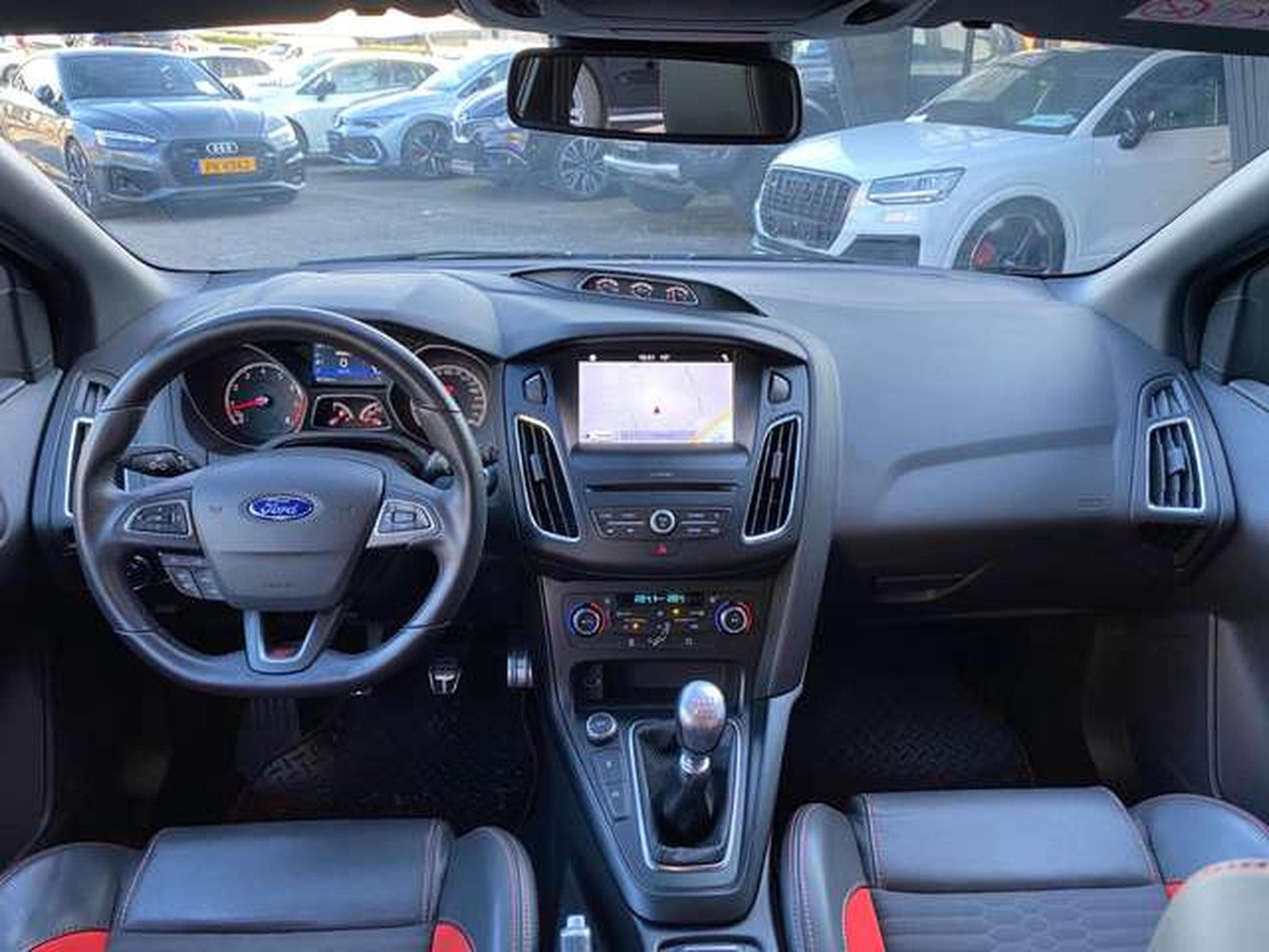 Ford Focus Focus 2.0ST - JUSQU'A 48 MOIS DE GARANTIE (2017) - Photo 17