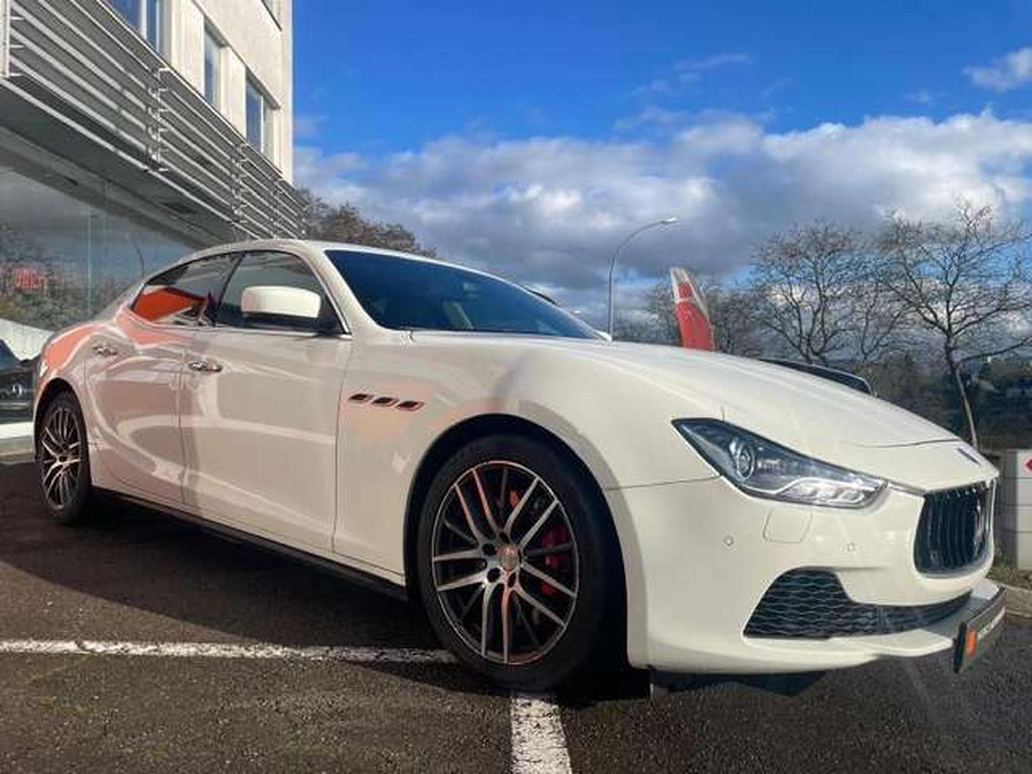 Maserati Ghibli S-Q4-3.0-V6-BITURBO-410PS  - VENTE PRIVE (2015) - Photo 4