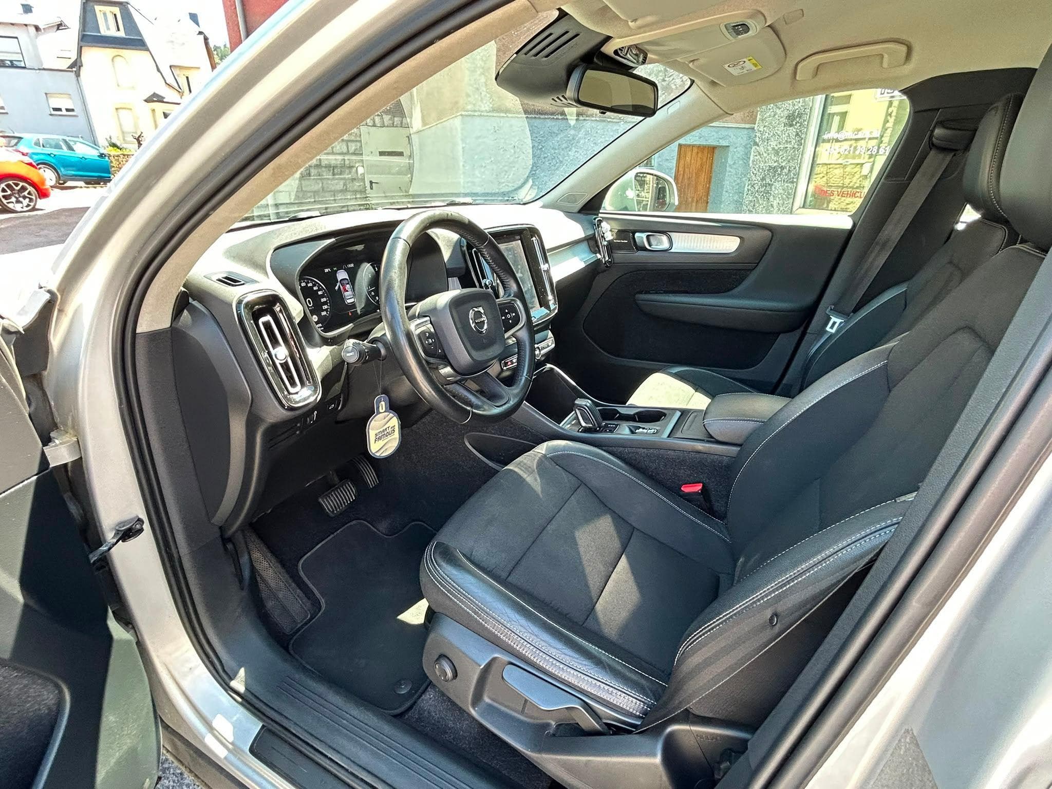 Volvo XC40 2.0 D 150CV D3 AUTOMATIQUE (2019) - Photo 10