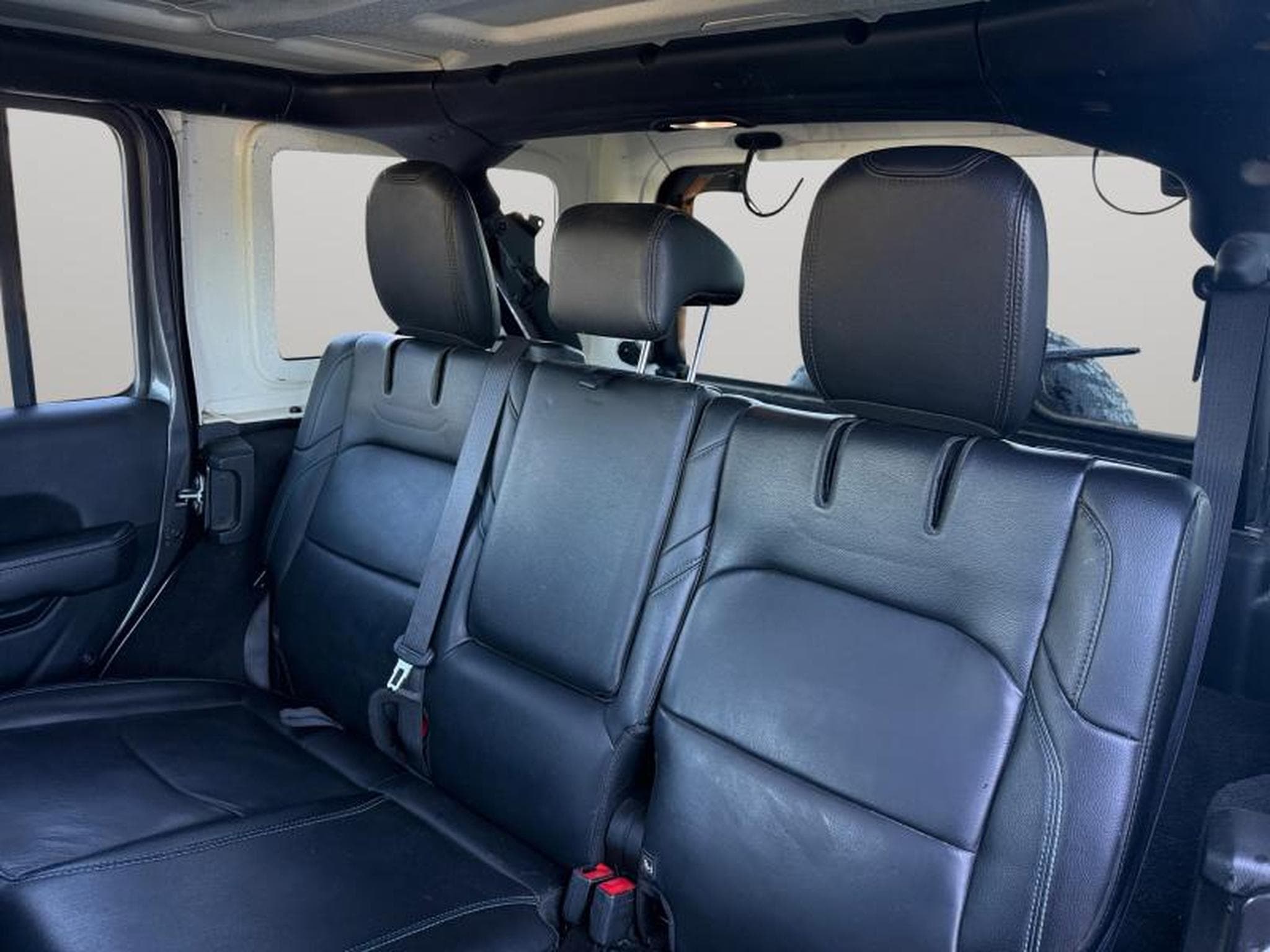 Jeep Wrangler SAHARA / Hybride (2022) - Photo 11
