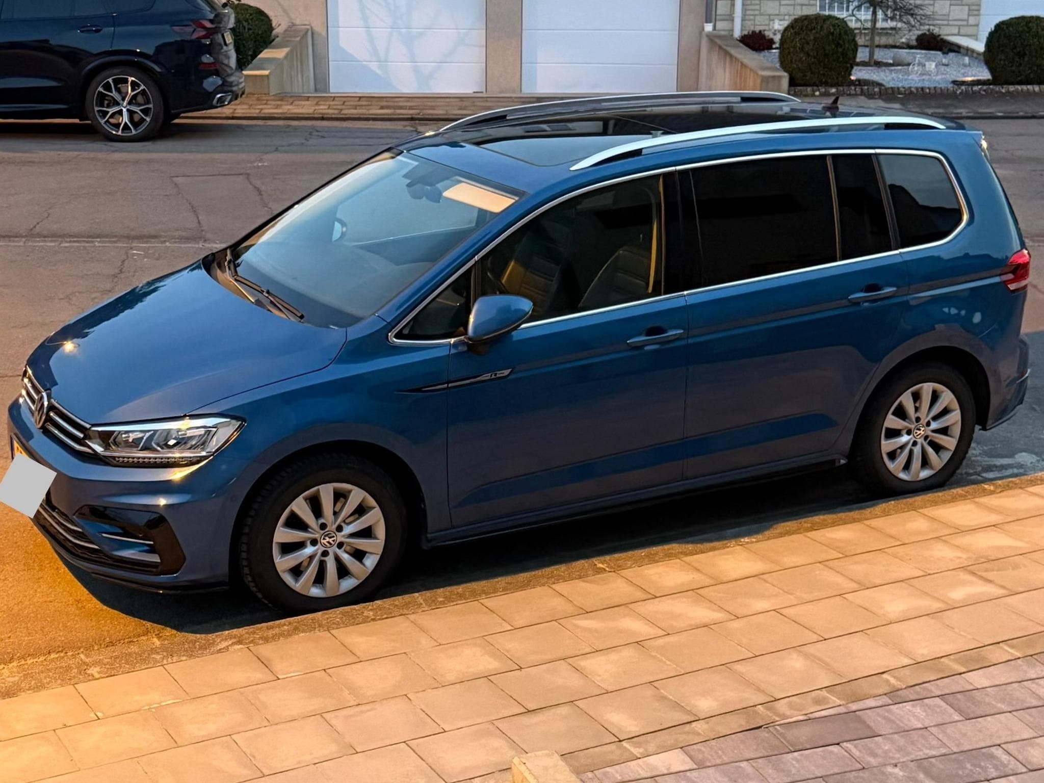 VW Touran 2.0 TDI 190 DSG R-Line / Highline (2017) - Photo 2
