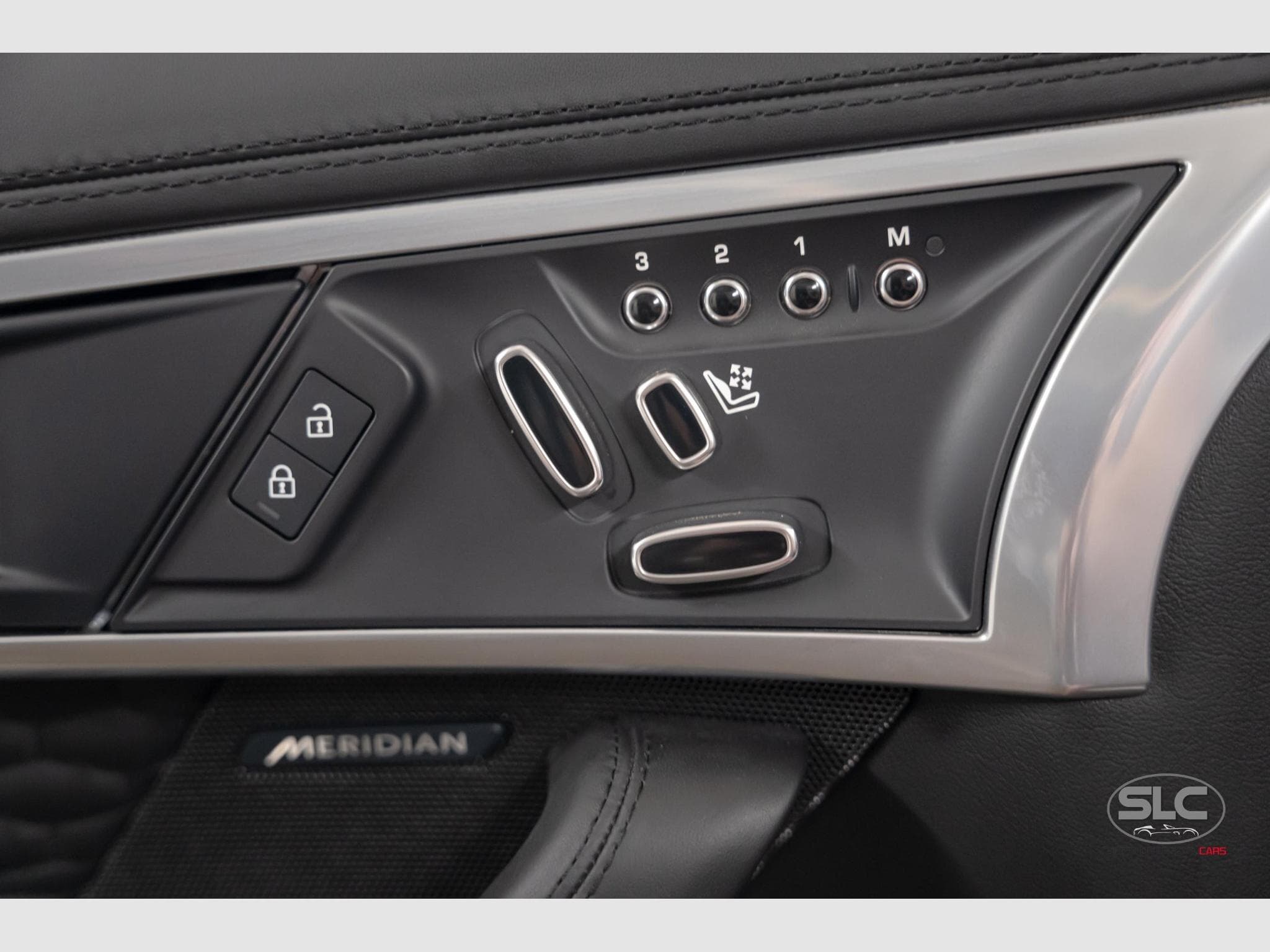Jaguar F-Type P300 R-DYNAMIC Perf./Heated/Cooled/P (2024) - Photo 8