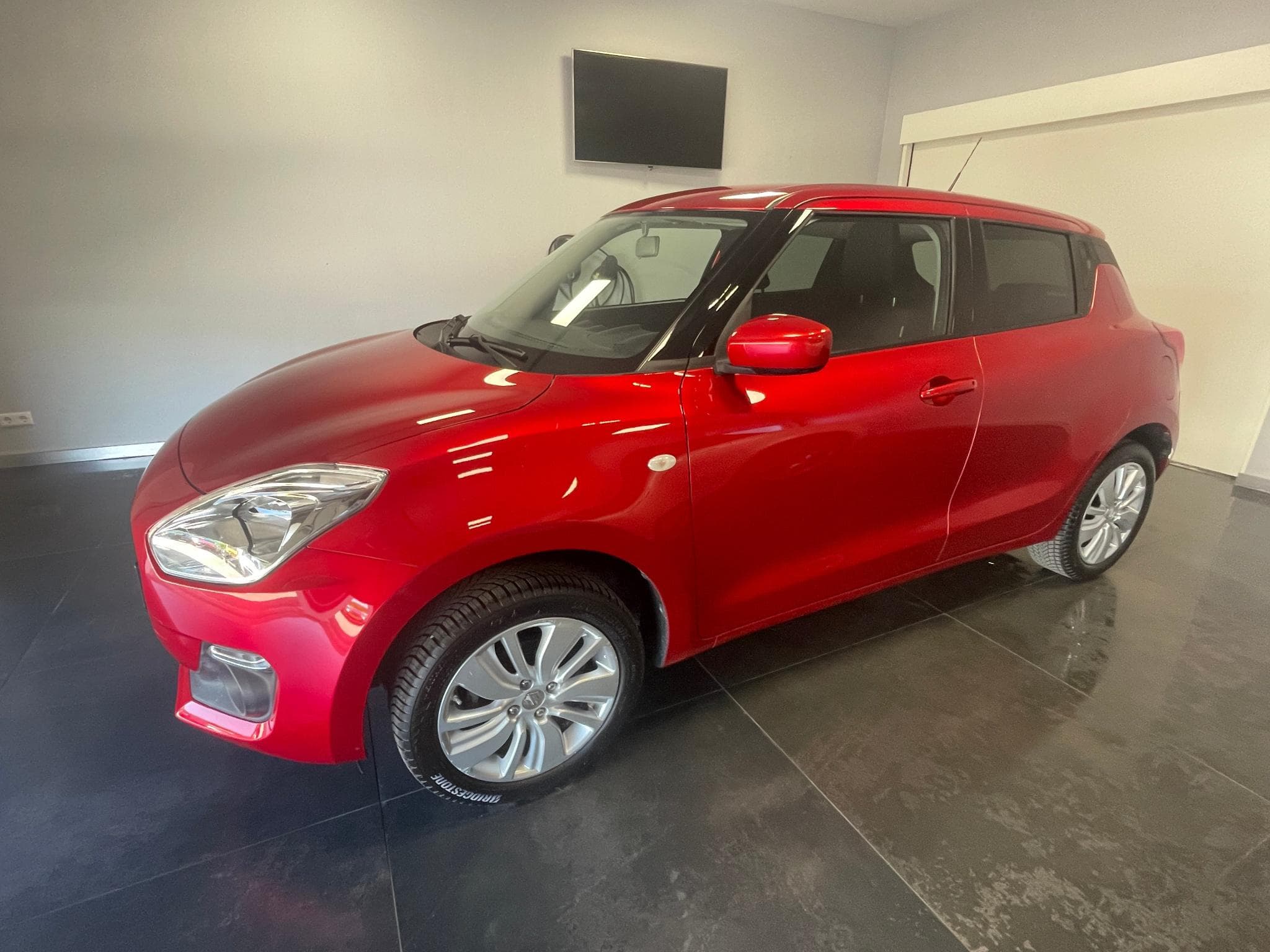 Suzuki Swift All Grip (2017) - Photo 2
