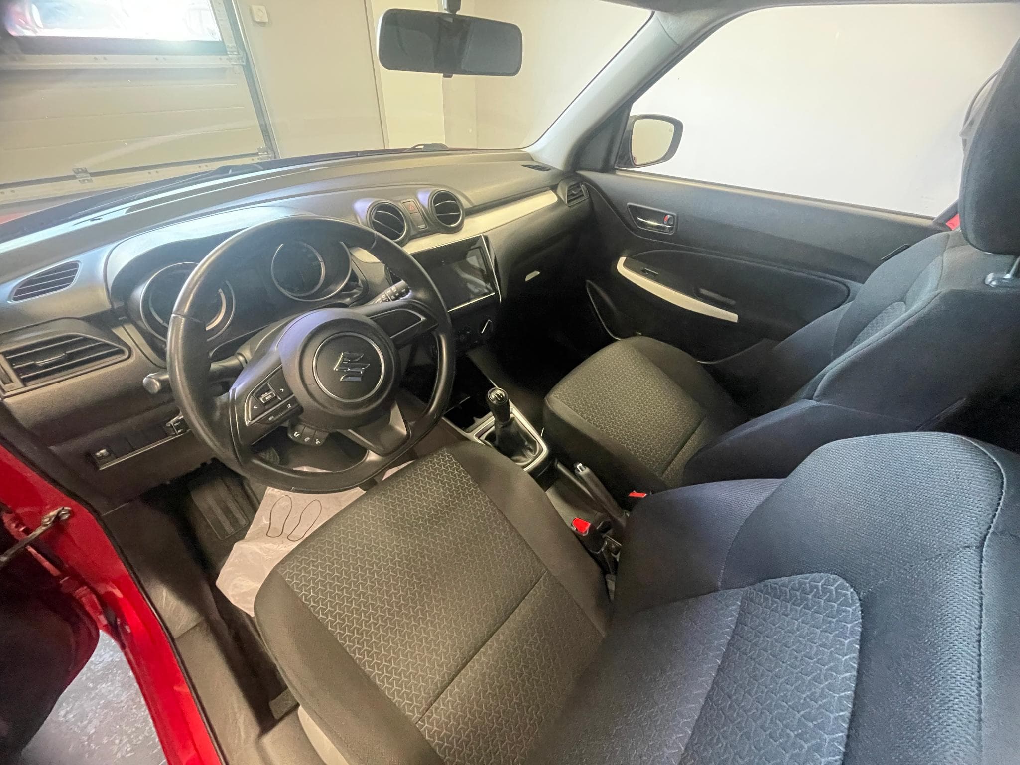 Suzuki Swift All Grip (2017) - Photo 3