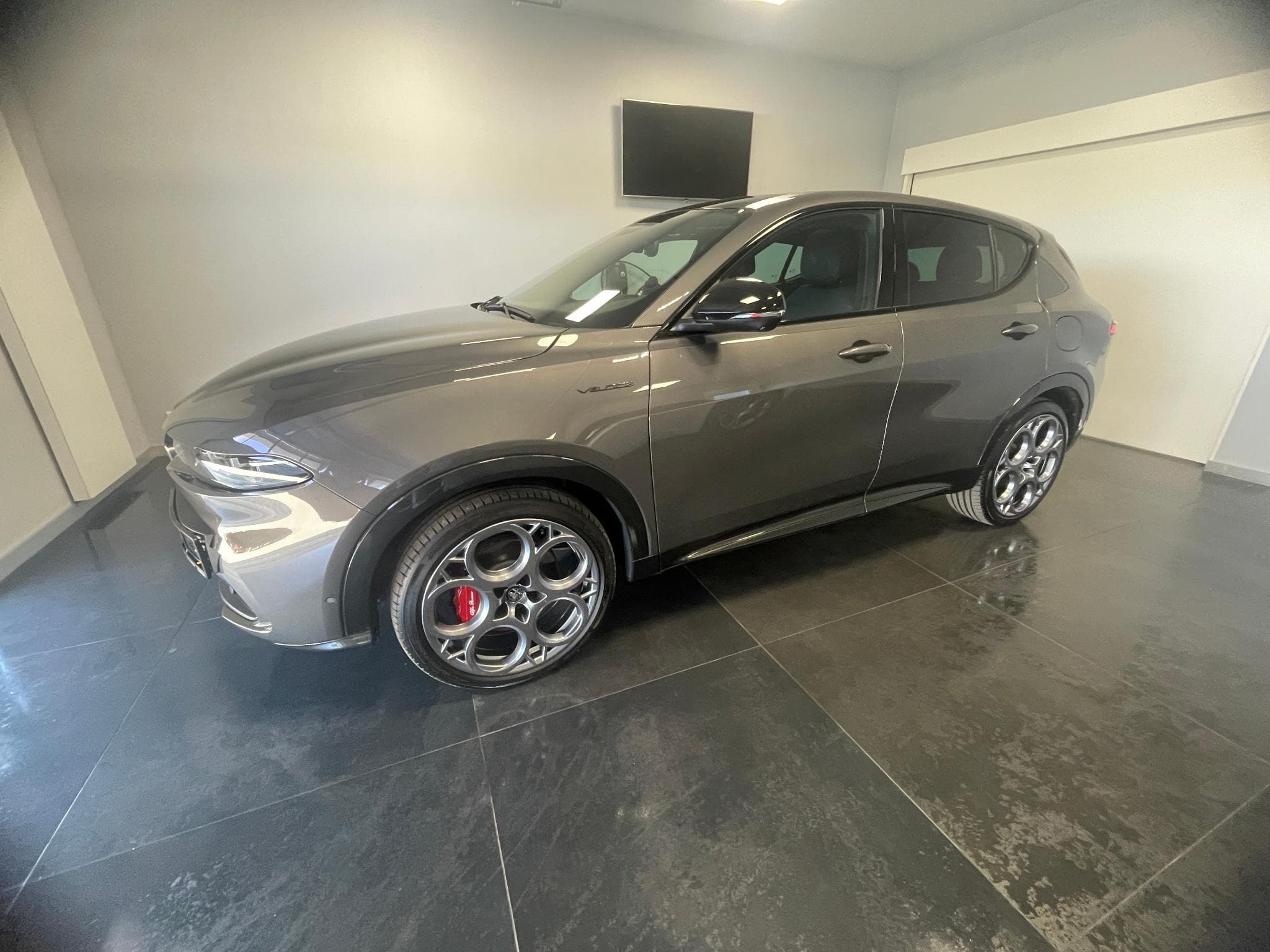 Alfa-Romeo Tonale Veloce (2023) - Photo 2