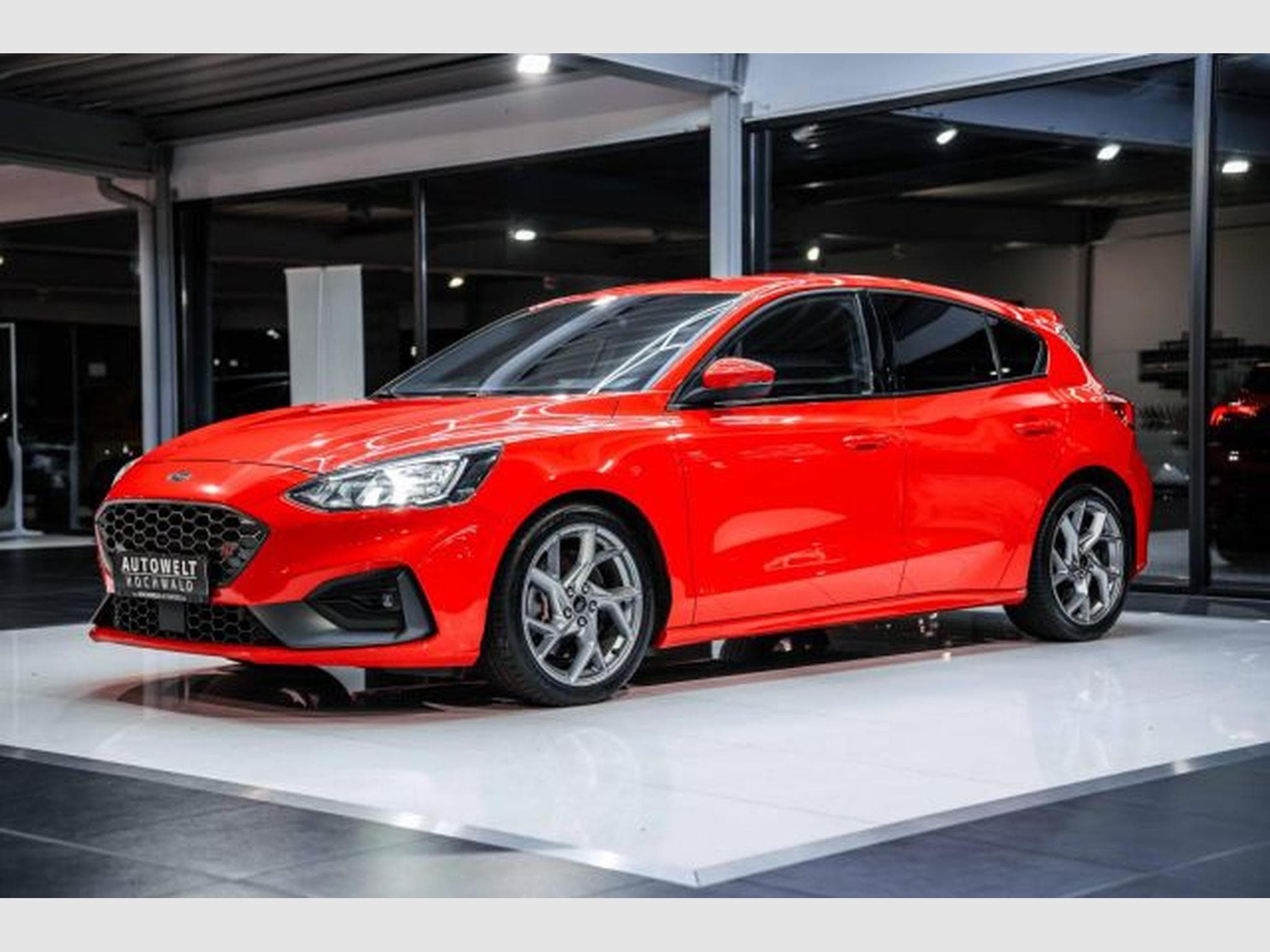 Ford Focus Focus ST 2.0 D Perf. NAVI RECARO VIRTUAL RFK LED (2020) - Photo 4