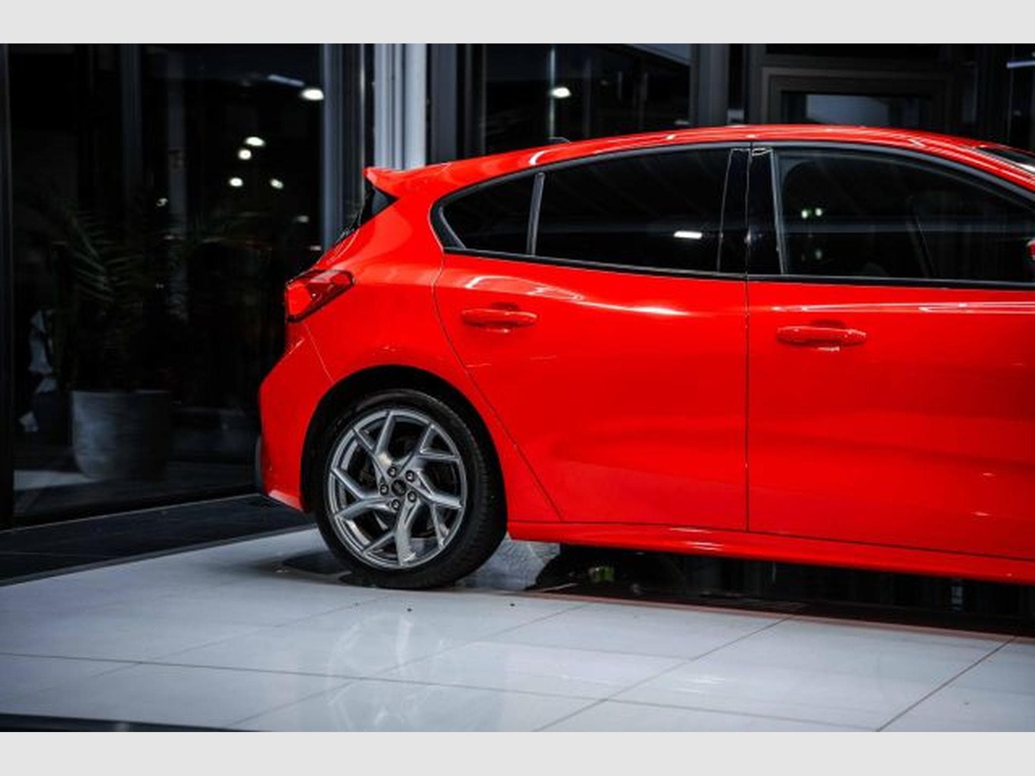 Ford Focus Focus ST 2.0 D Perf. NAVI RECARO VIRTUAL RFK LED (2020) - Photo 8