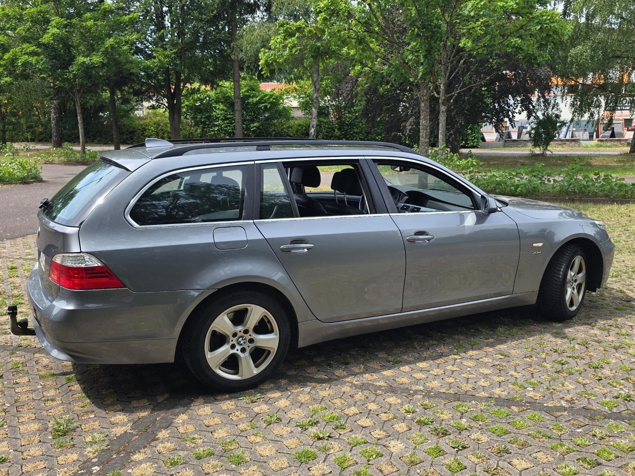 BMW 530 E61 xdrive - LCI (2009) - Photo 2