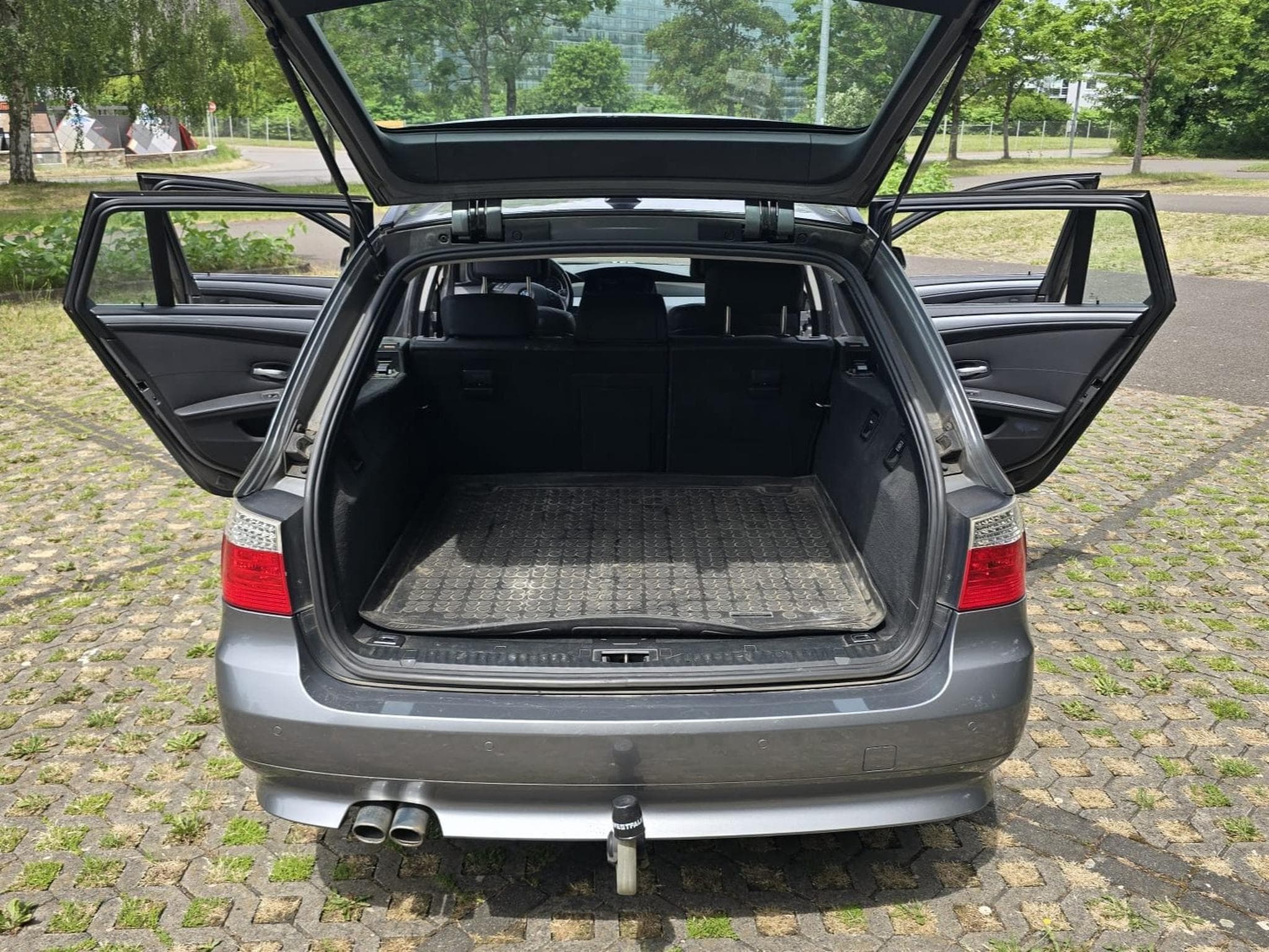BMW 530 E61 xdrive - LCI (2009) - Photo 3