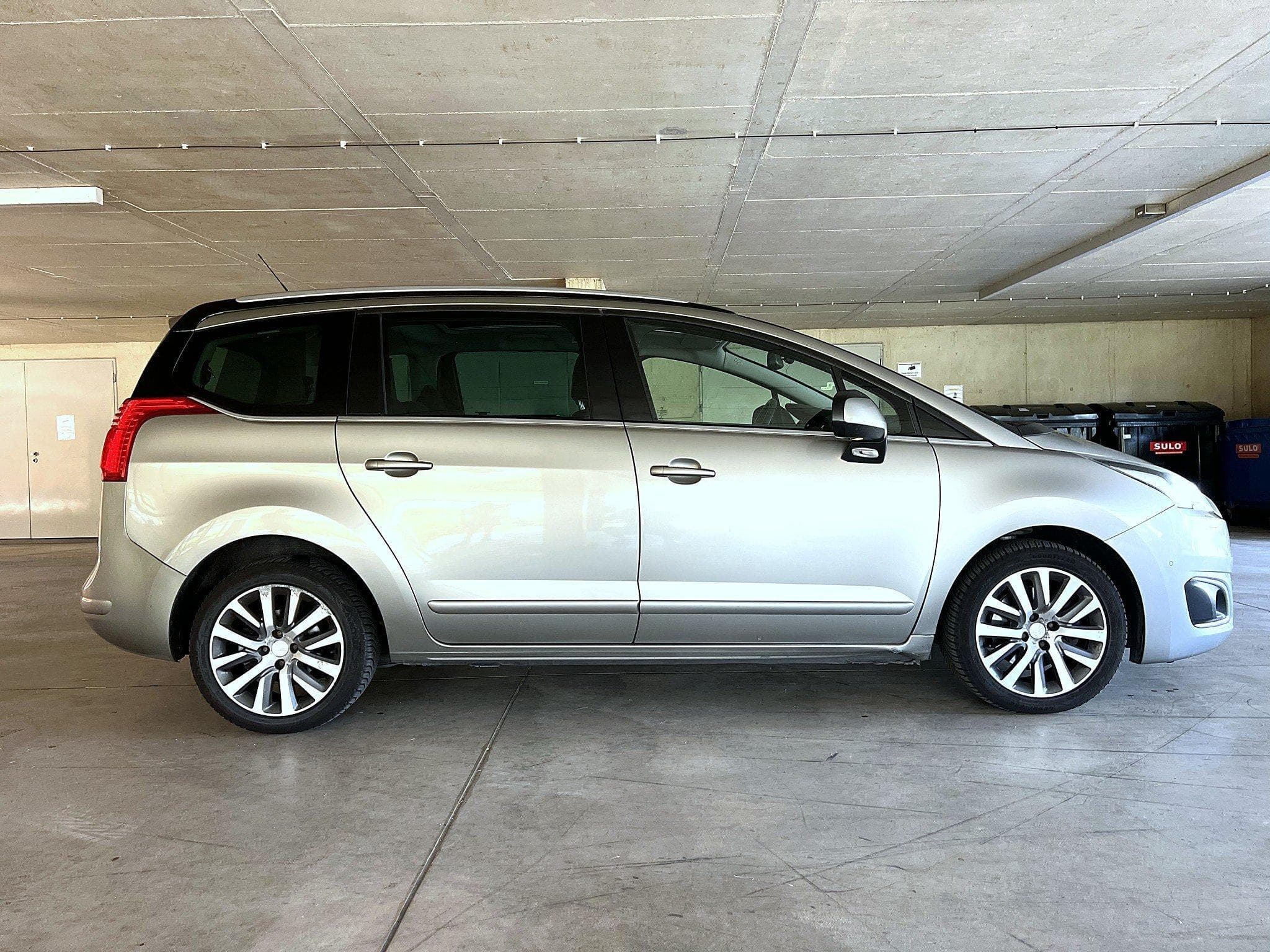 Peugeot 5008 5008 (I, phase 2) Allure 2.0 HDi 163 (2014) - Photo 4