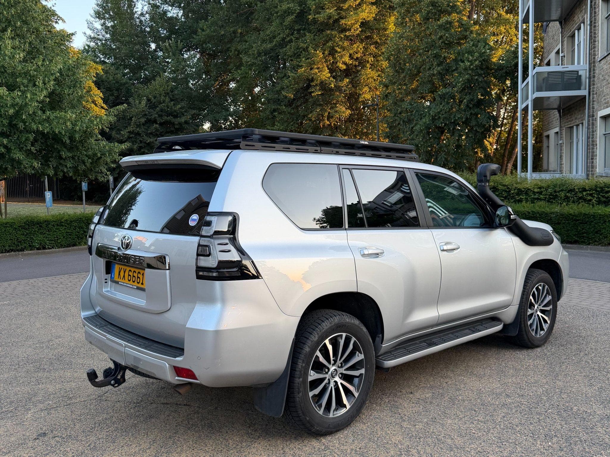 Toyota Land Cruiser Land Cruiser 2.8D Black Premium (2022) - Photo 6