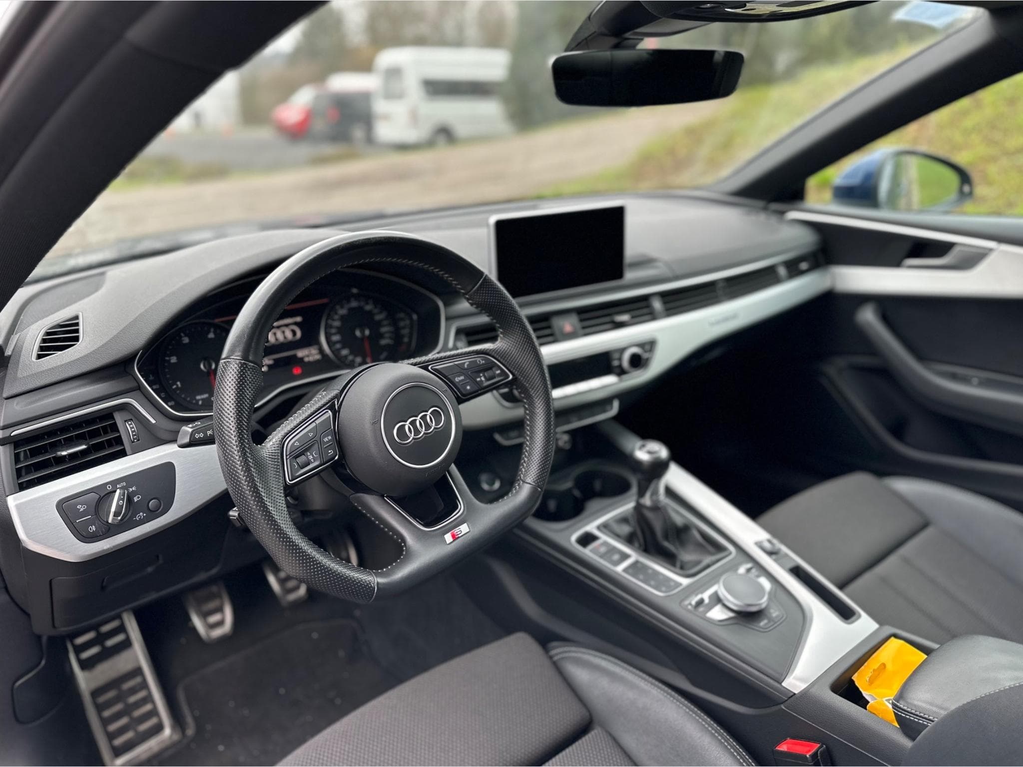 Audi A5 S-line (2018) - Photo 2