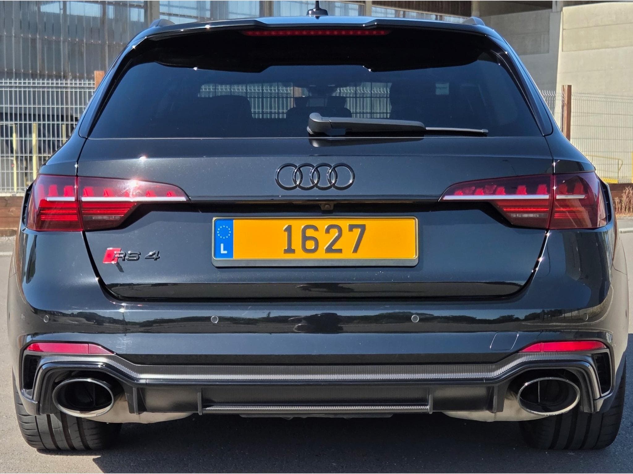 Audi RS4 Bronze edition (2021) - Photo 3