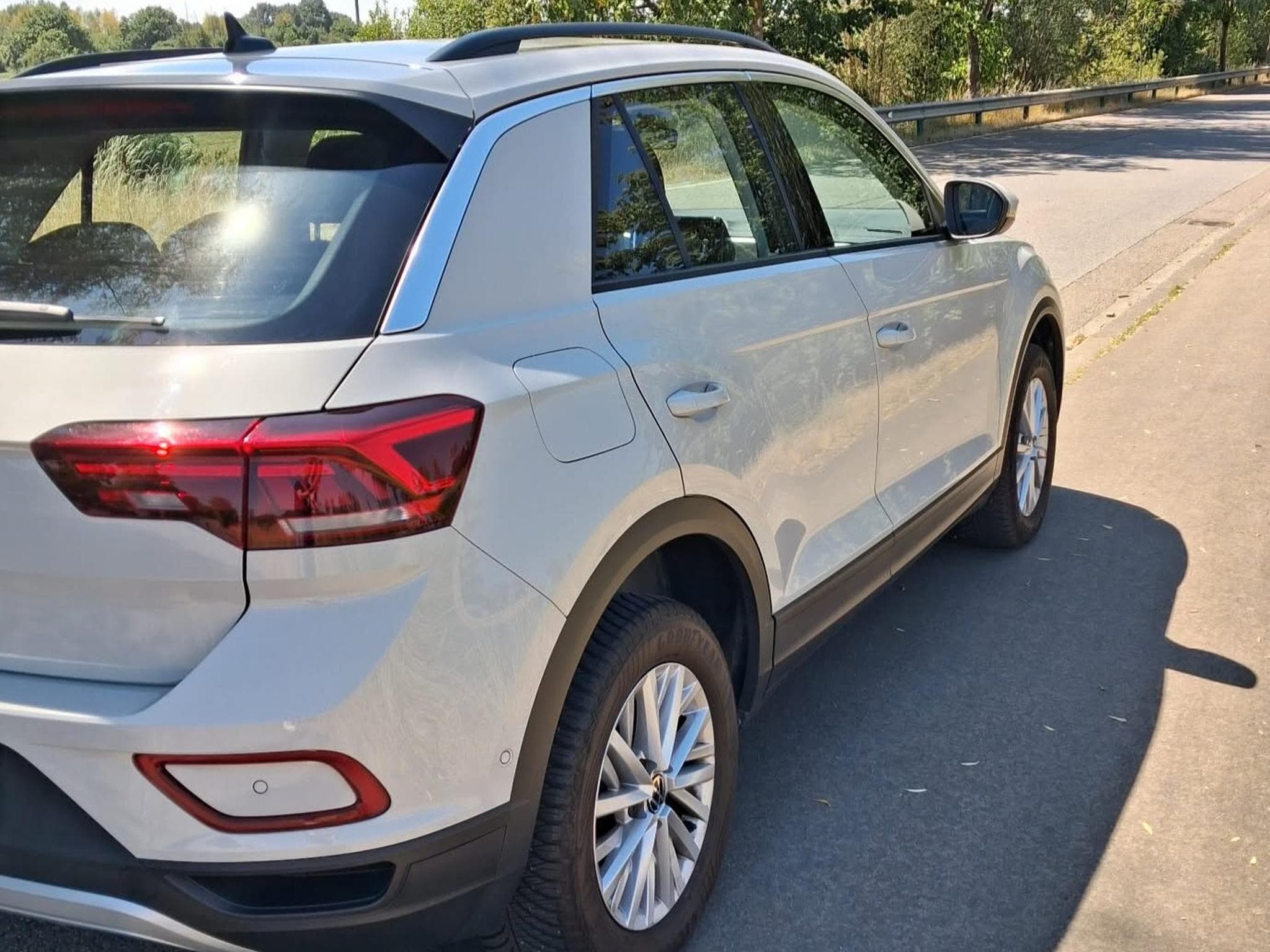VW T-Roc (2024) - Photo 2