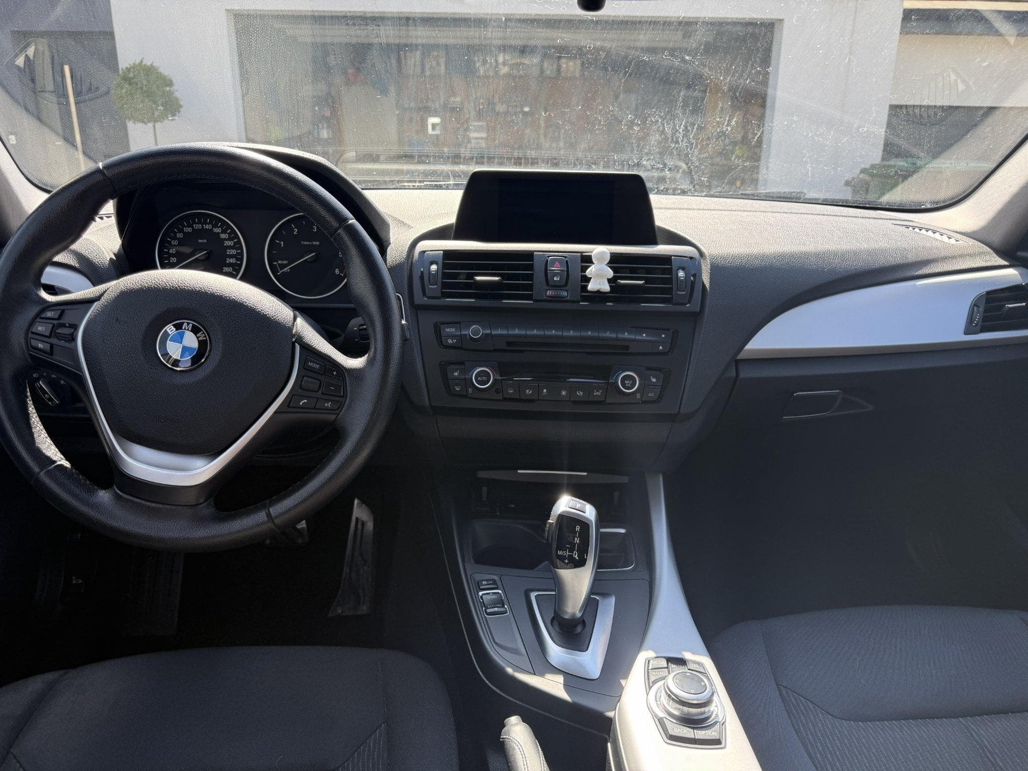 BMW 118 (F20) 118DA 143 LOUNGE 5P (2014) - Photo 3