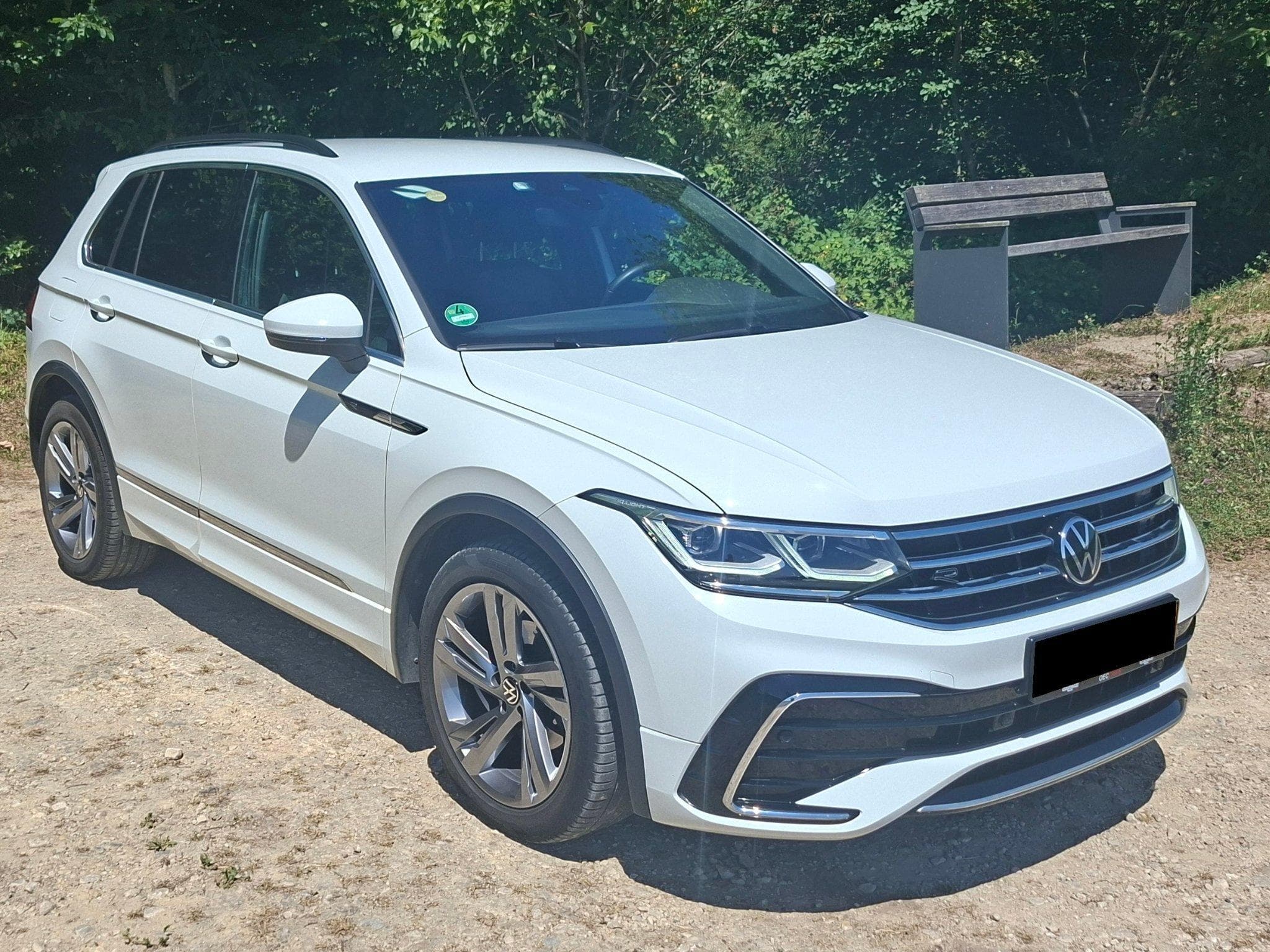 VW Tiguan R-Line (2022) - Photo 2