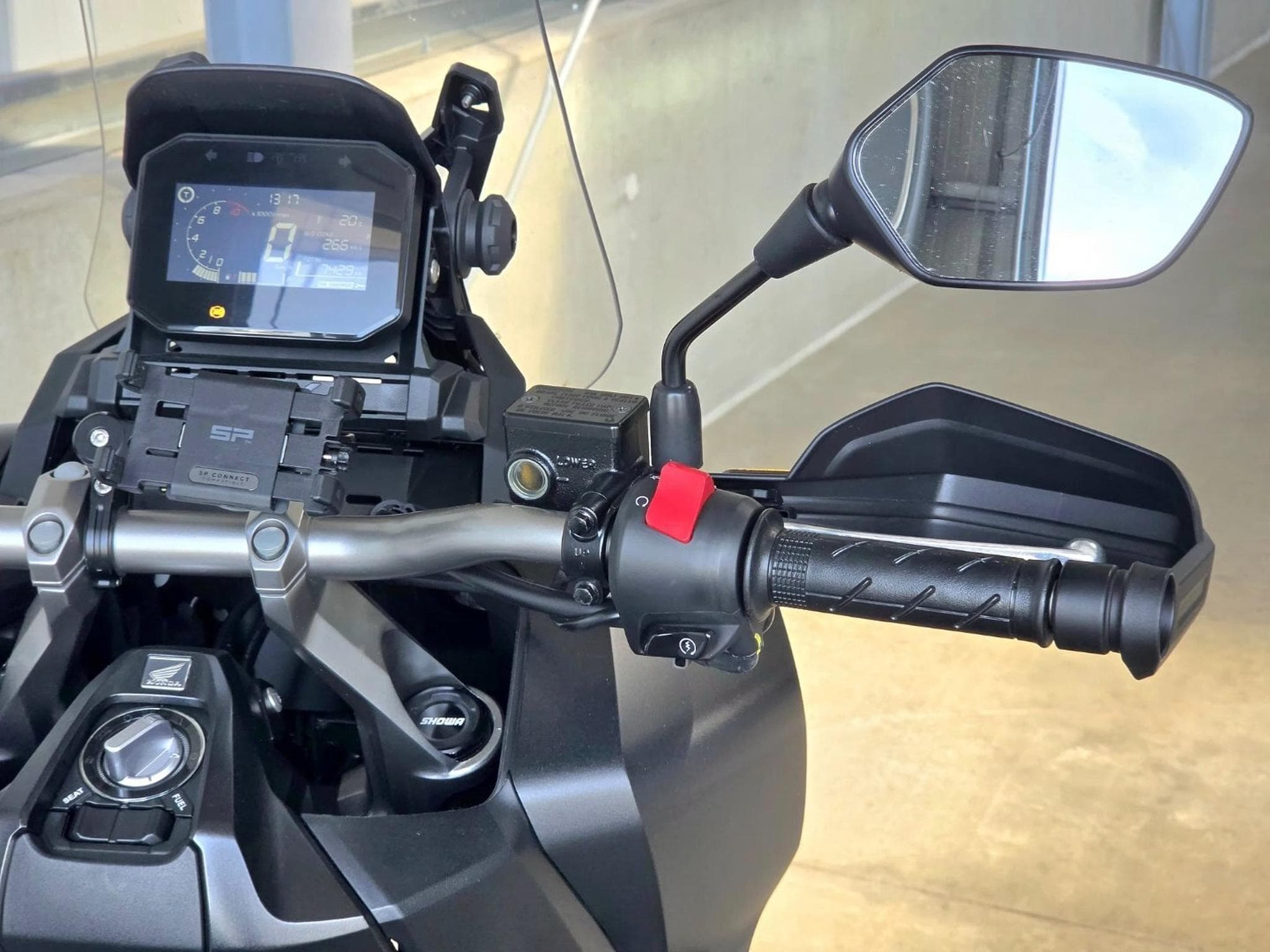 Honda ADV350 (2024) - Photo 11