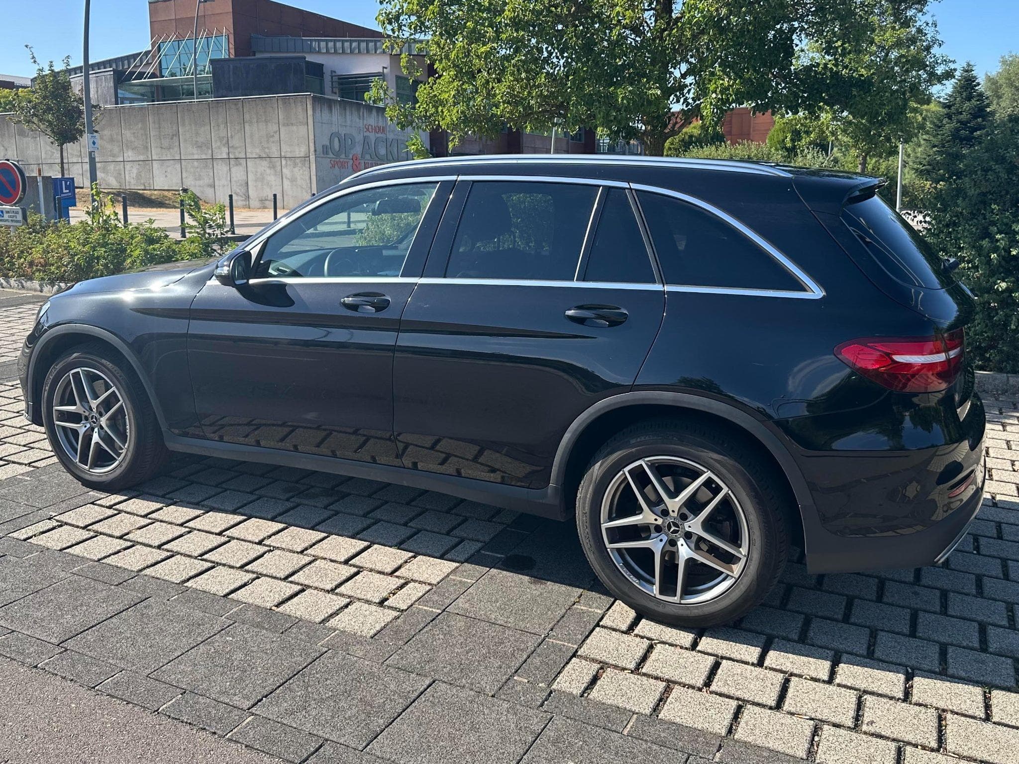 Mercedes GLC 250 Mercedes-Benz GLC 250d 4MATIC AMG Line (2018) - Photo 5