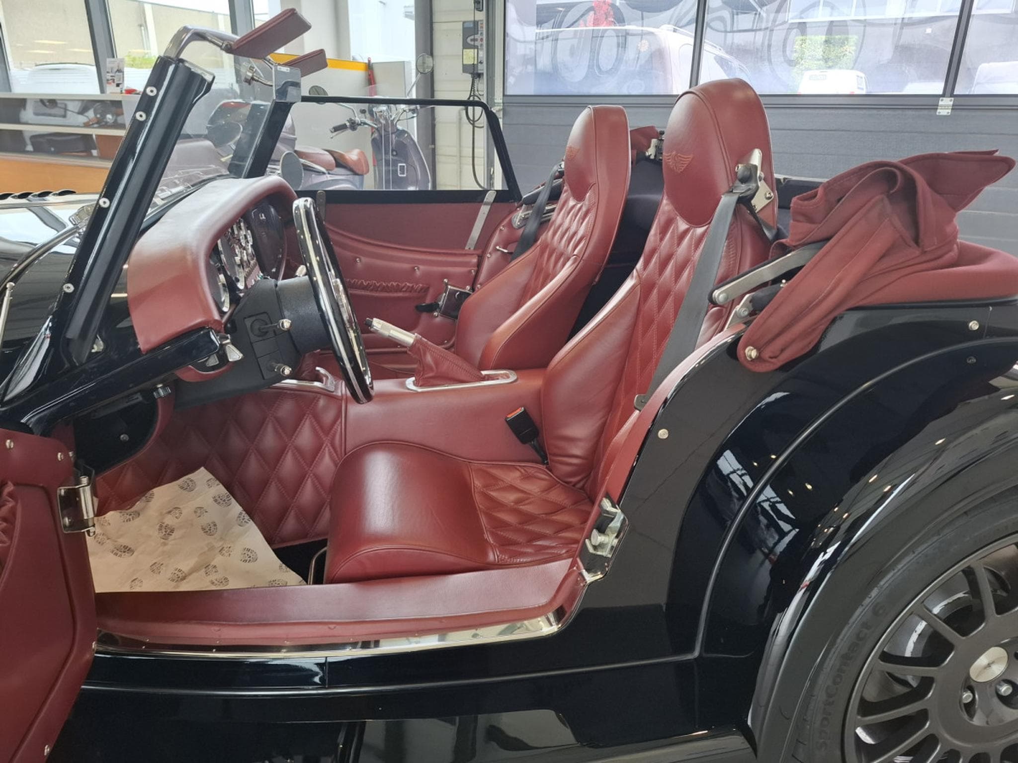 Morgan Plus 8 SPORT BLACK 4.8 V8 BMW 367HP, 1 HAND (2017) - Photo 7