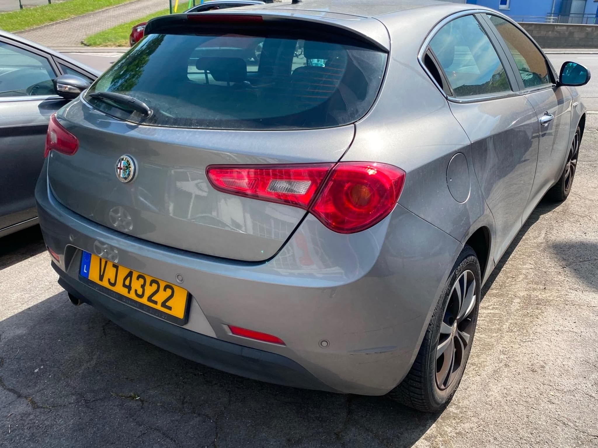 Alfa-Romeo Giulietta 1.6 jtd 105 (2011) - Photo 2