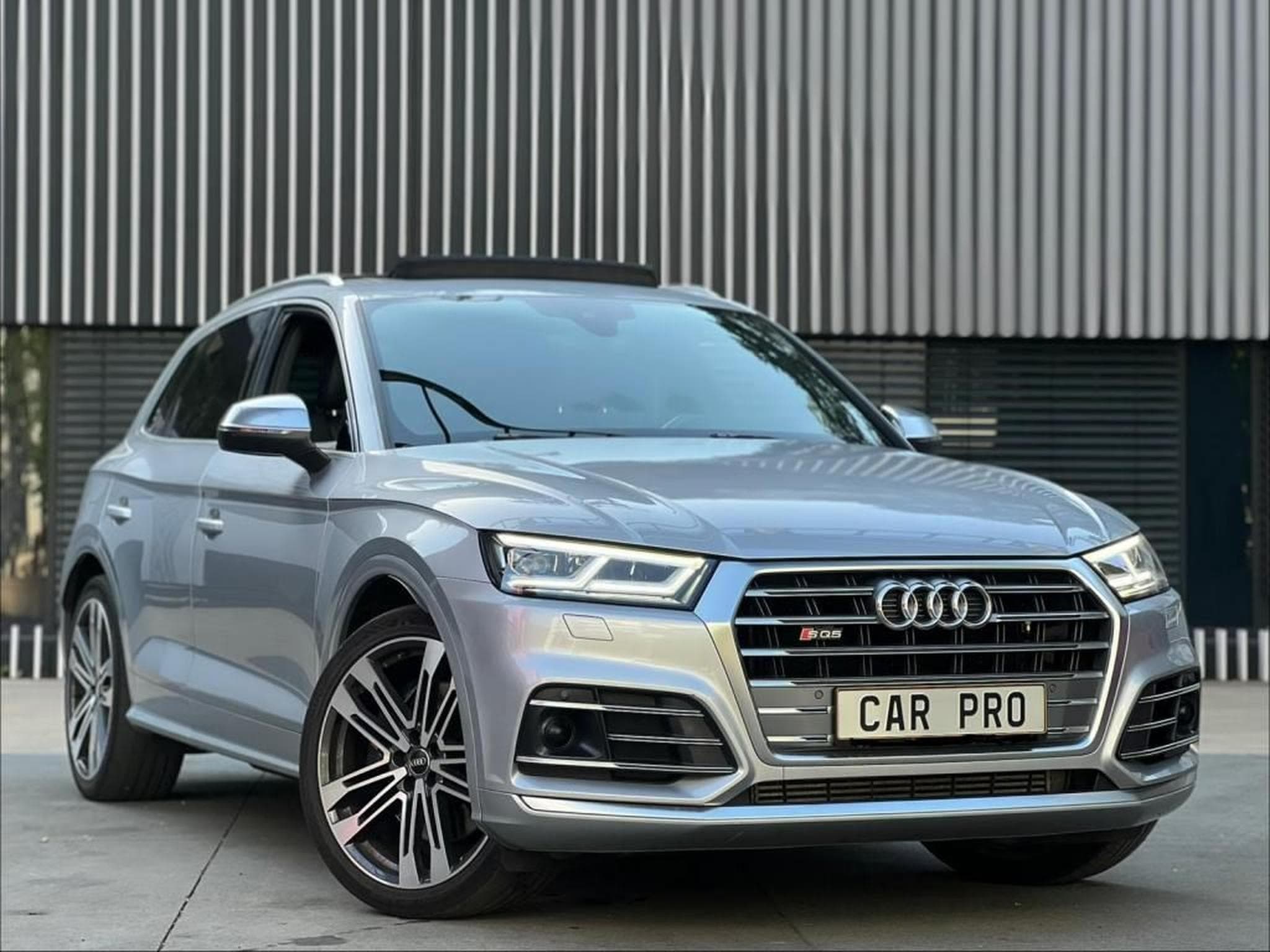 Audi SQ5 3.0 TDI / 347 PS / QUATTRO / S LINE / BANG & OLUFSEN / PANOR (2020) - Photo 2