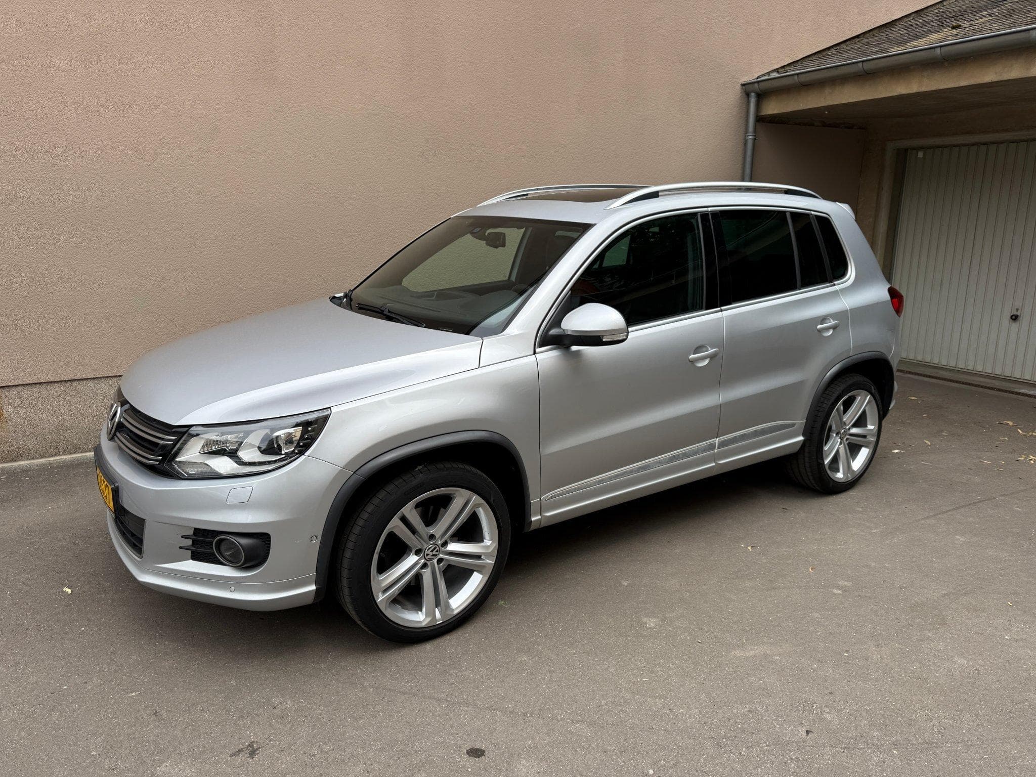 VW Tiguan 2.0 TDI 4motion - Sport & Style R-Line (2014) - Photo 5