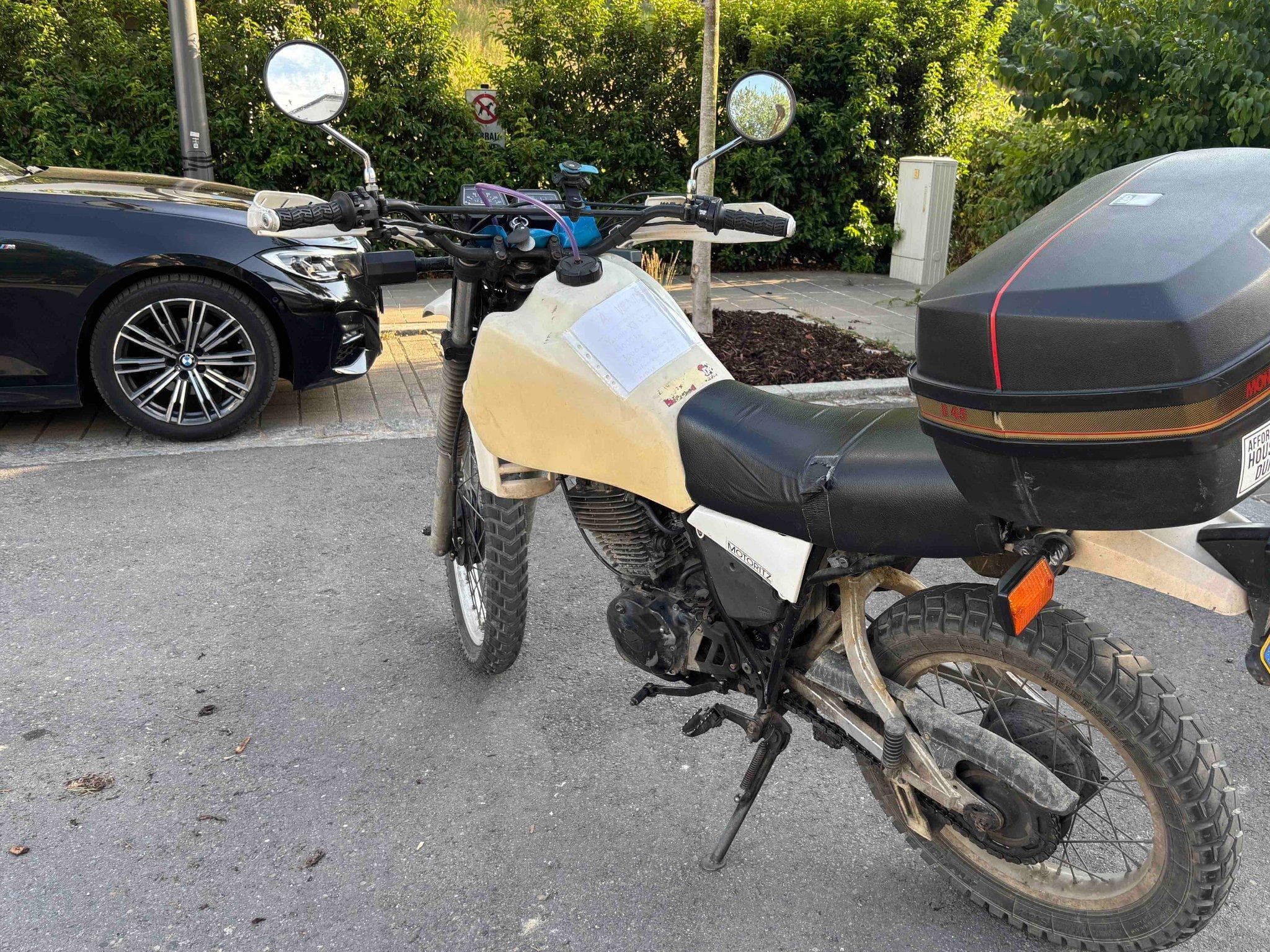 Yamaha XT 550 (1982) - Photo 2