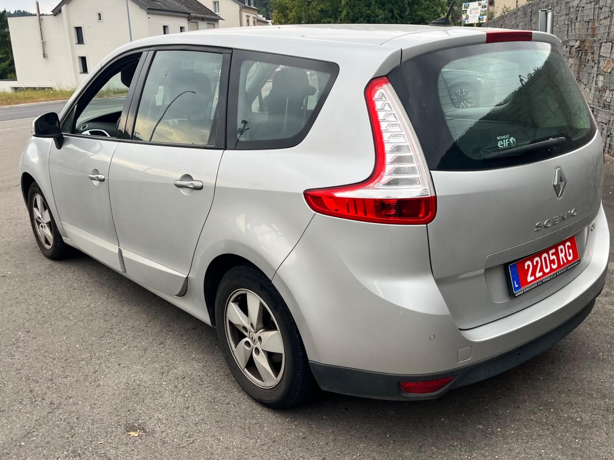 Renault Grand Scenic 1.5 dci 110 (2010) - Photo 1