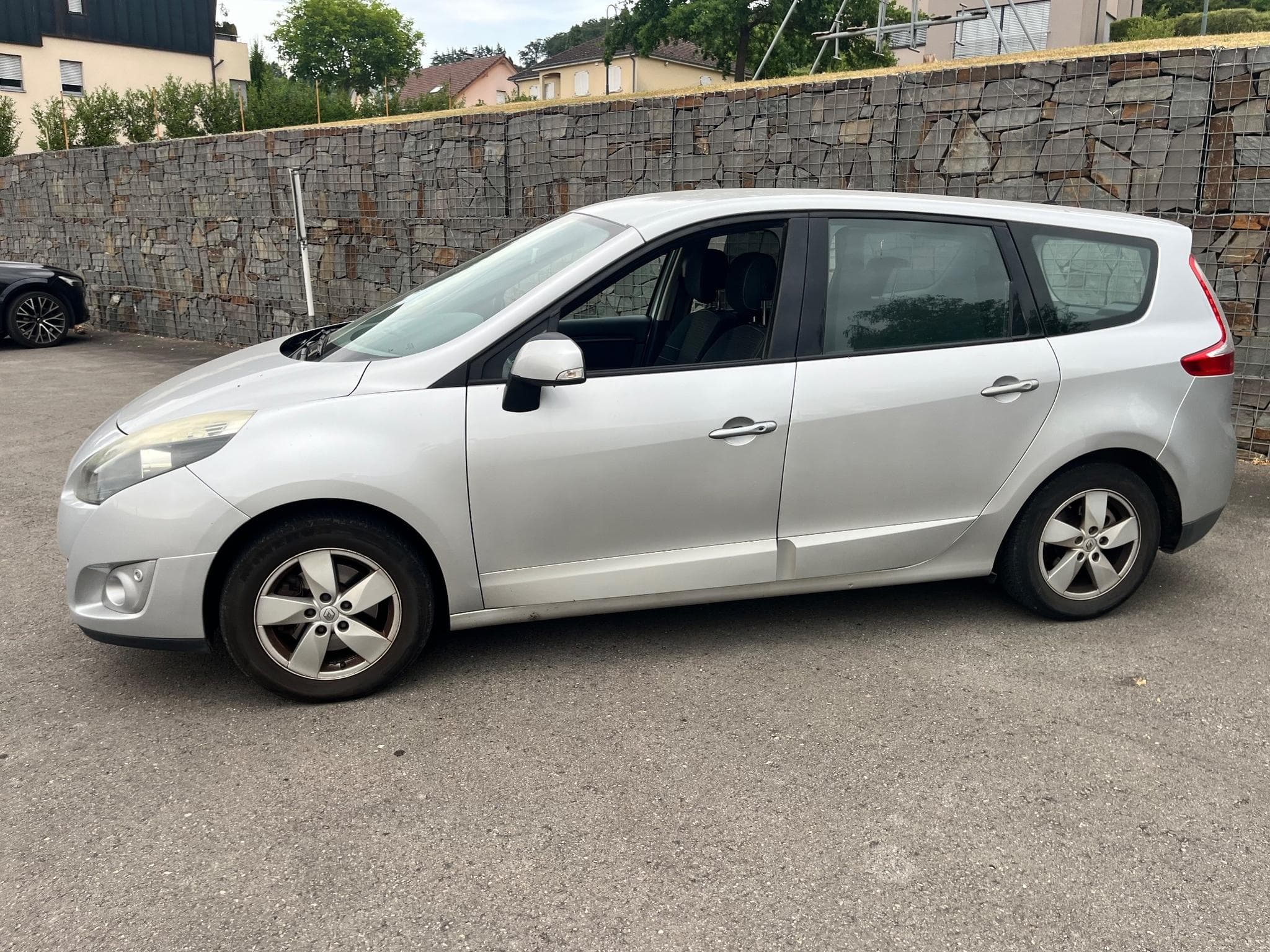Renault Grand Scenic 1.5 dci 110 (2010) - Photo 2