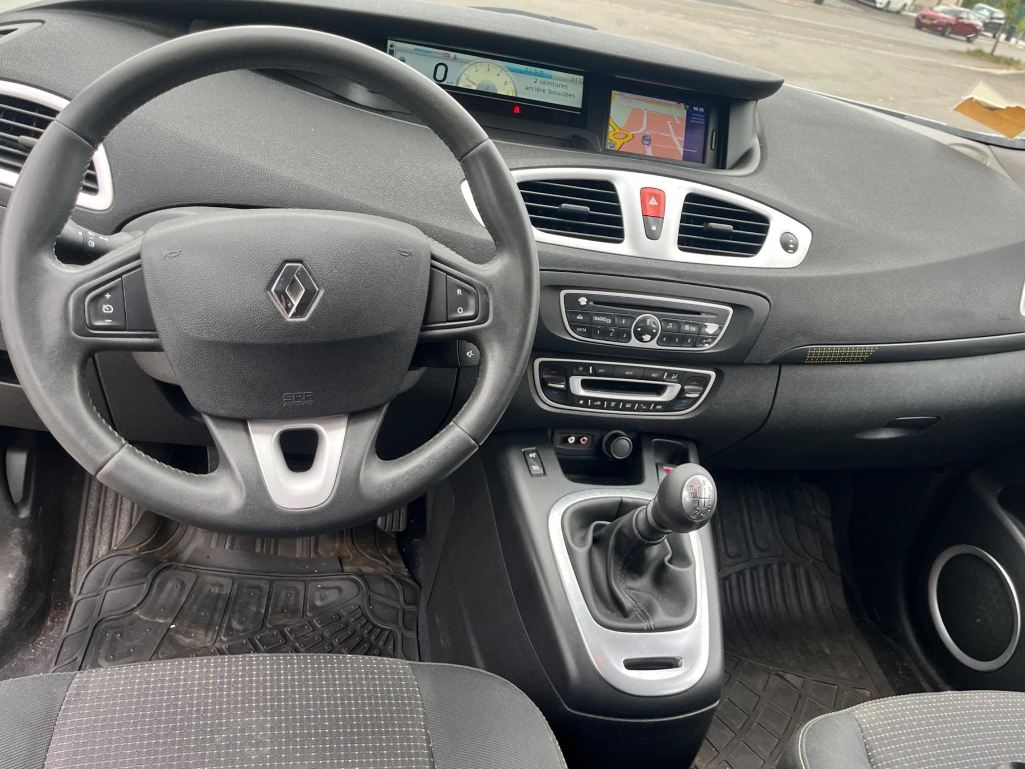Renault Grand Scenic 1.5 dci 110 (2010) - Photo 3