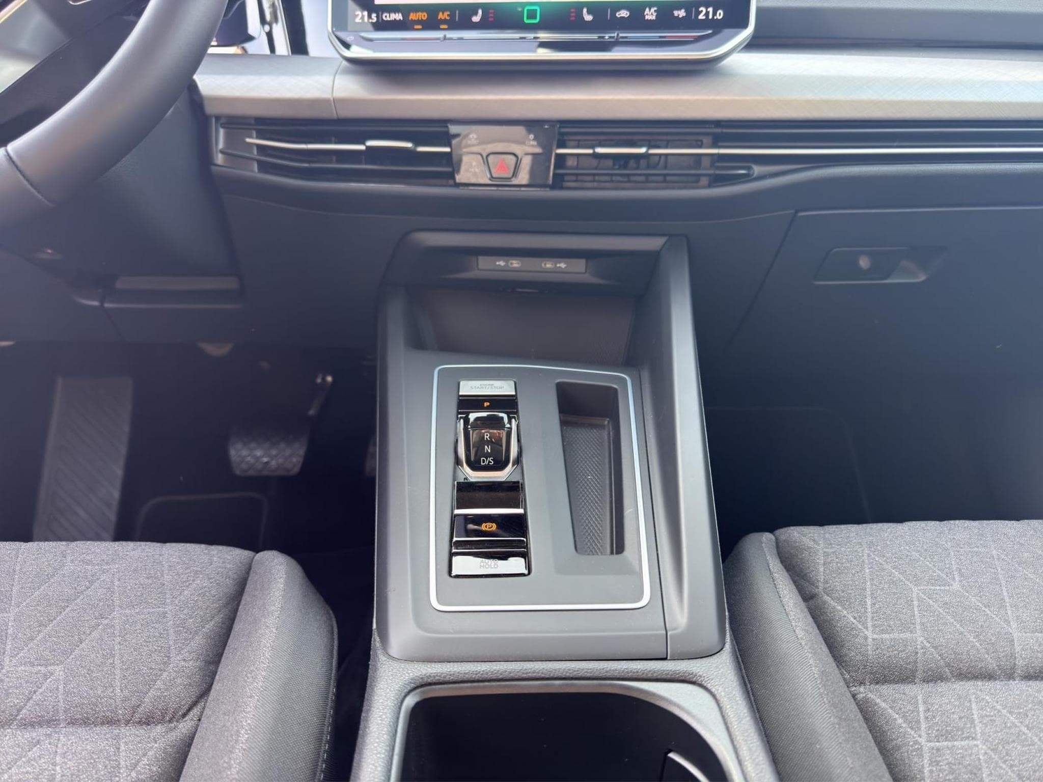 VW Golf Life (2026) - Photo 12