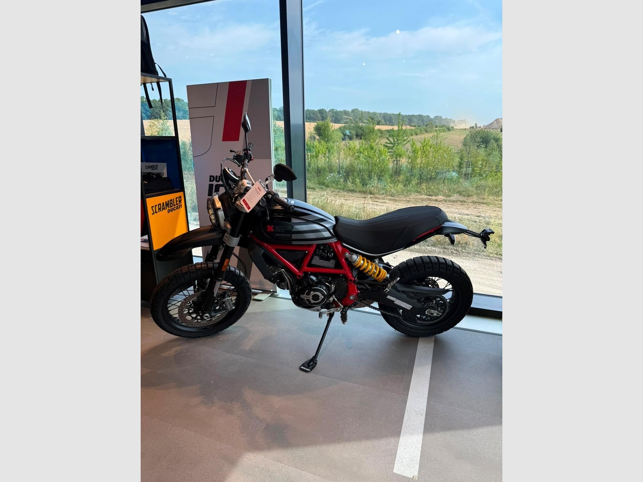 Ducati Scrambler FASTHOUSE (2021) - Photo 2
