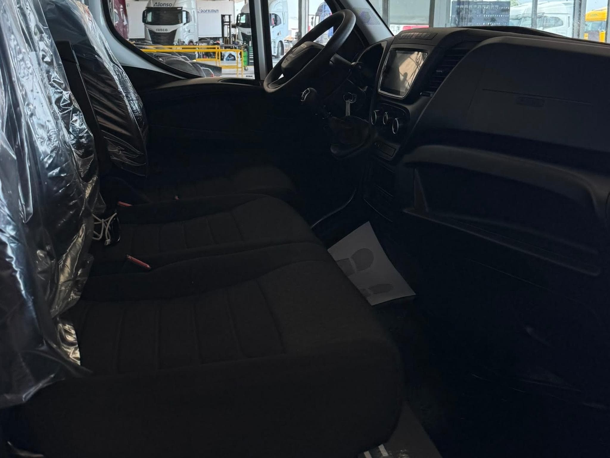 Iveco Daily 35S16 (2026) - Photo 2