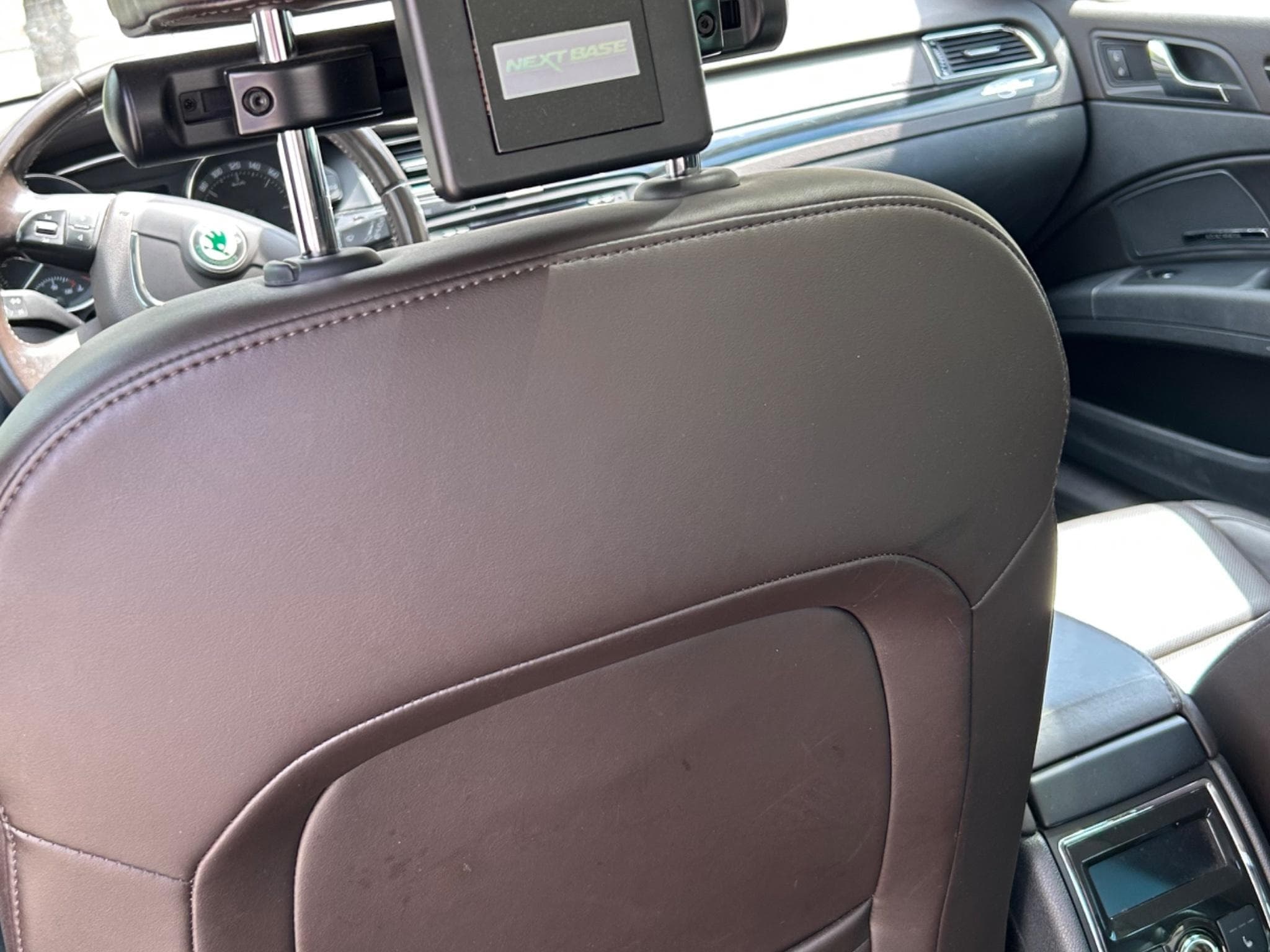 Skoda Superb Superb Combi Elegance L&K 2.0 (2012) - Photo 10