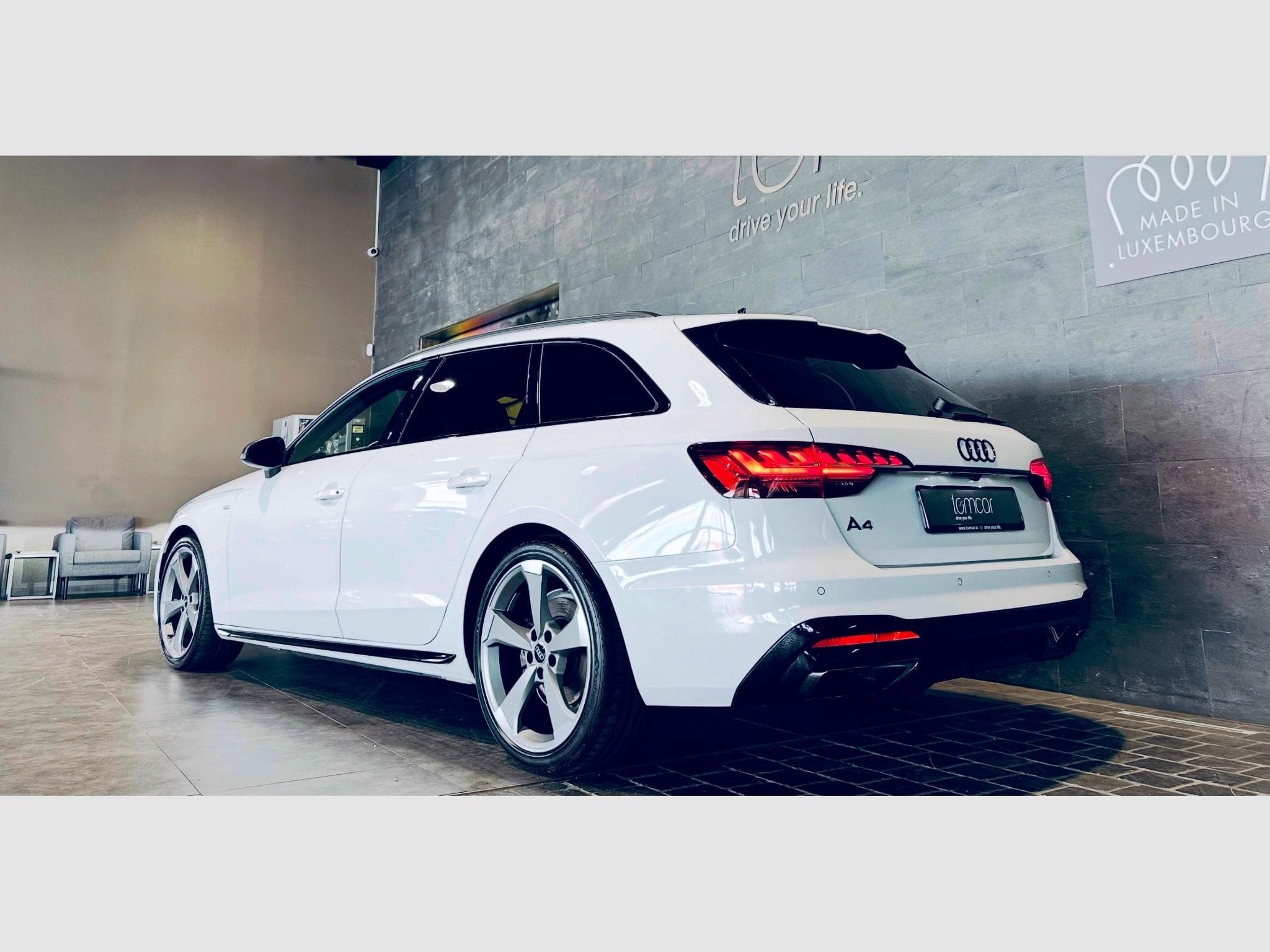 Audi A4 A4 AVANT S-LINE 35 TDI BLACK COMPETITION EDITION S-TRONIC (2024) - Photo 4