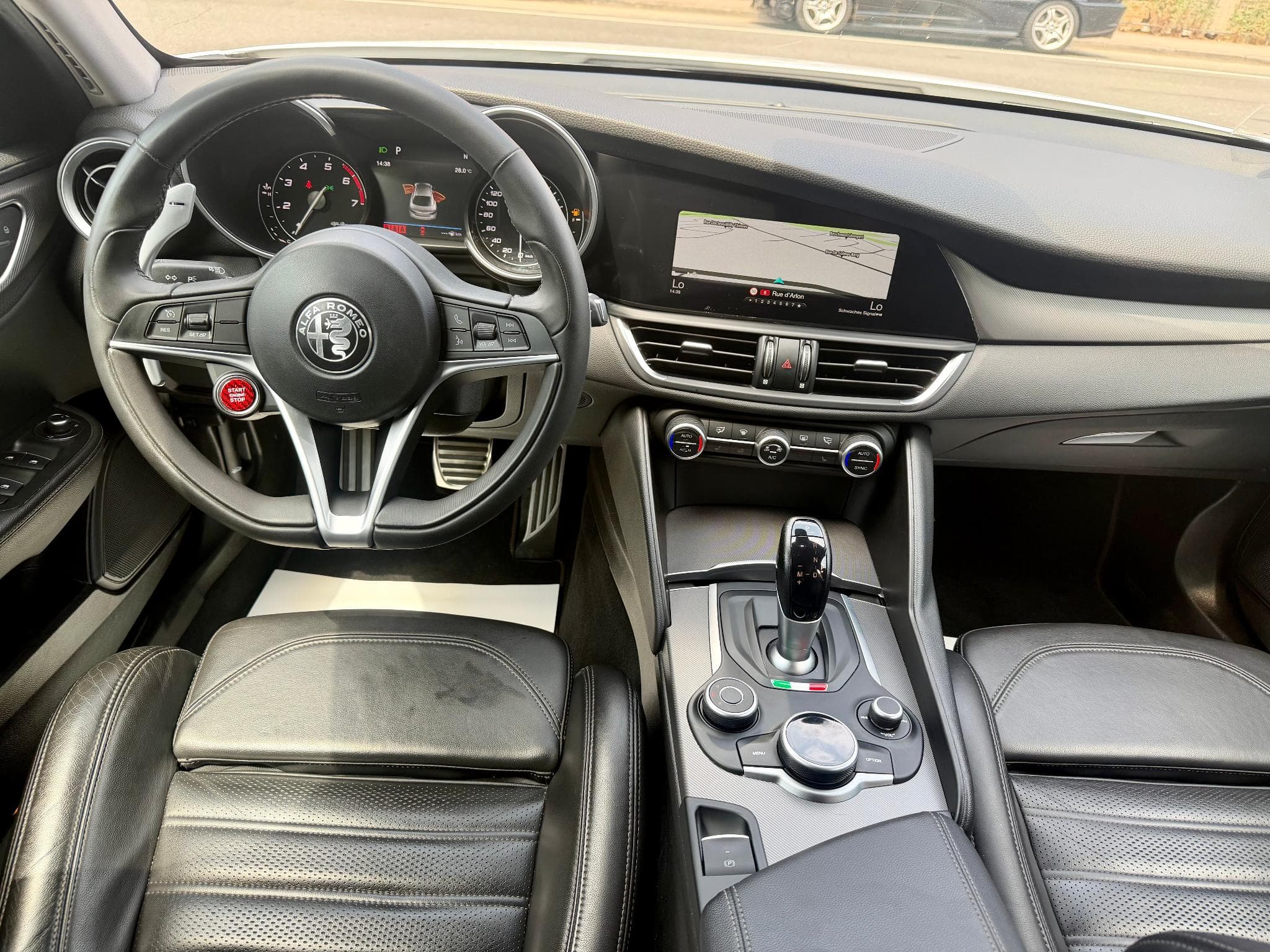 Alfa-Romeo Giulia 2.0 Turbo 280 AT Q4 Veloce (2019) - Photo 8