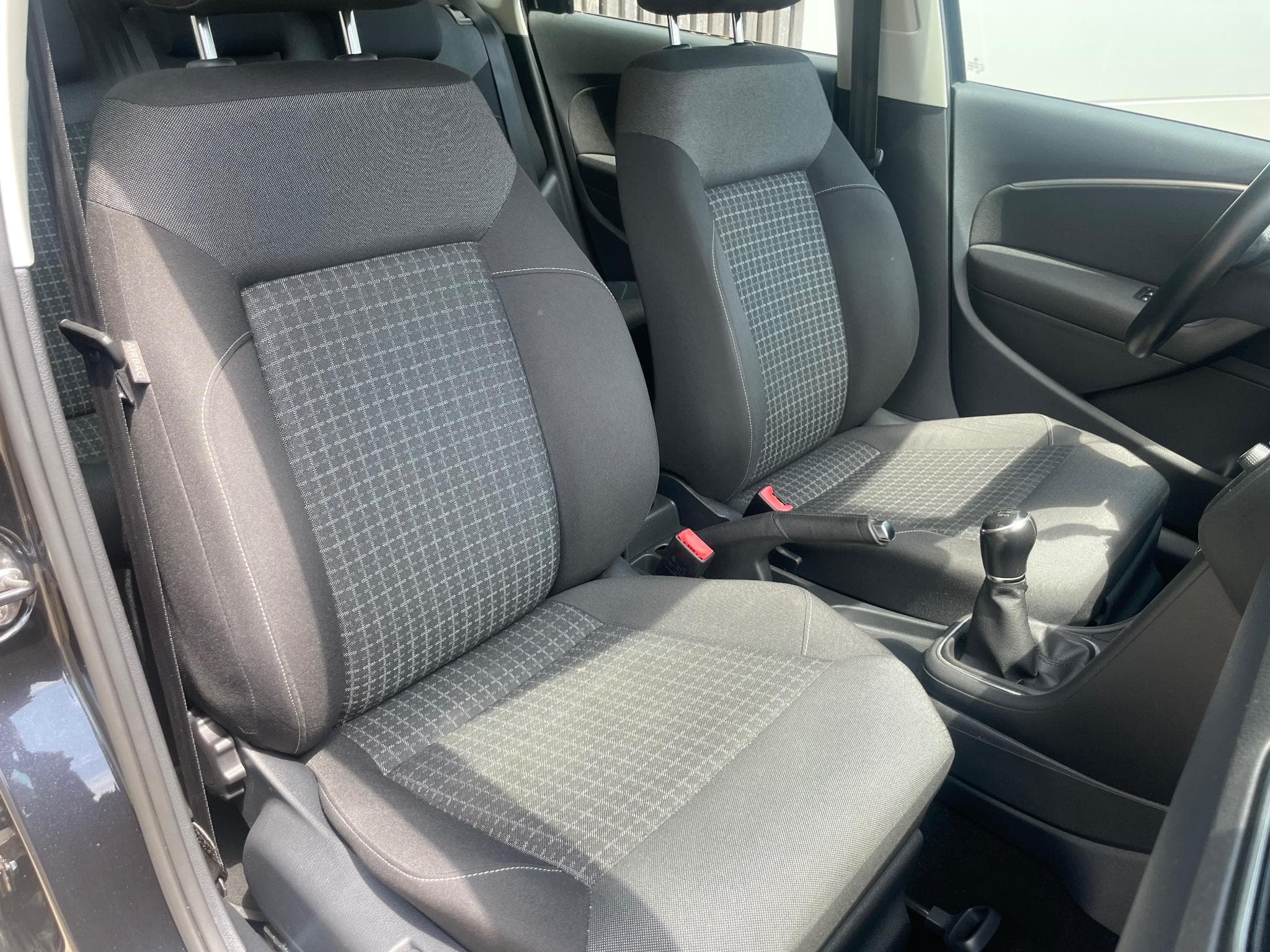 VW Polo 1.2 TSI Bluemotion 90 PS (2017) - Photo 5