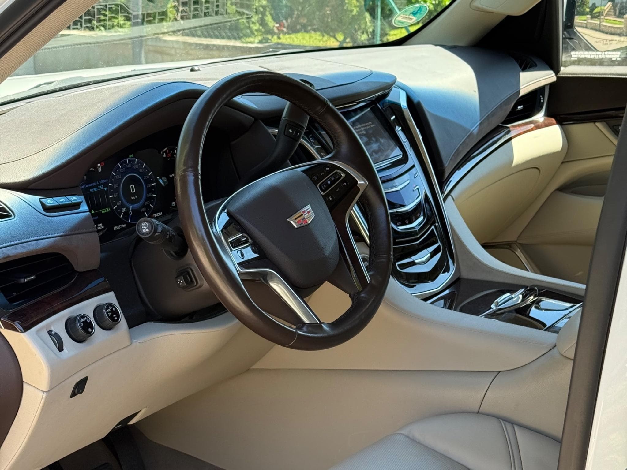 Cadillac Escalade Premium 6.2 4x4 (2016) - Photo 2