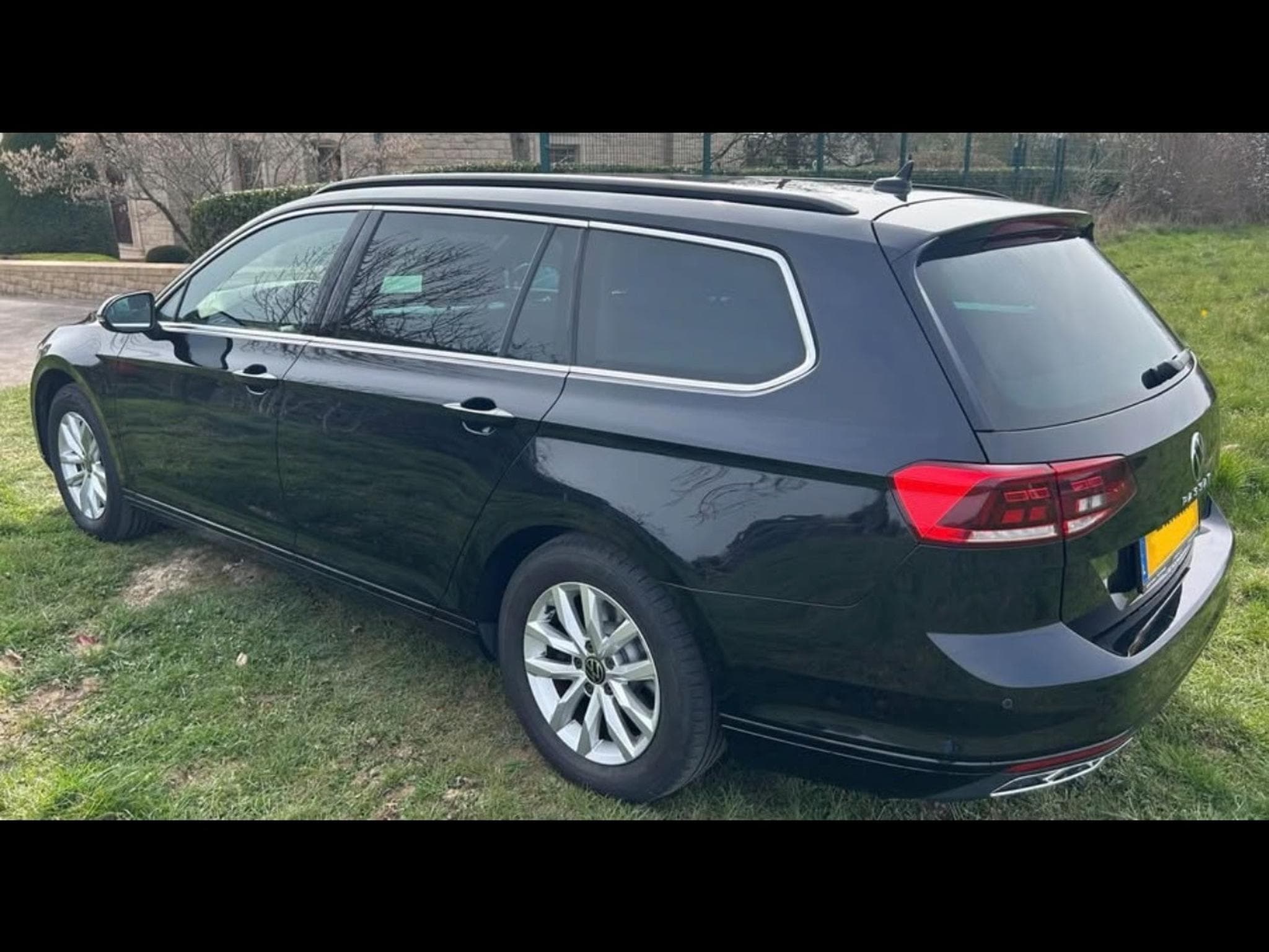 VW Passat (2022) - Photo 3