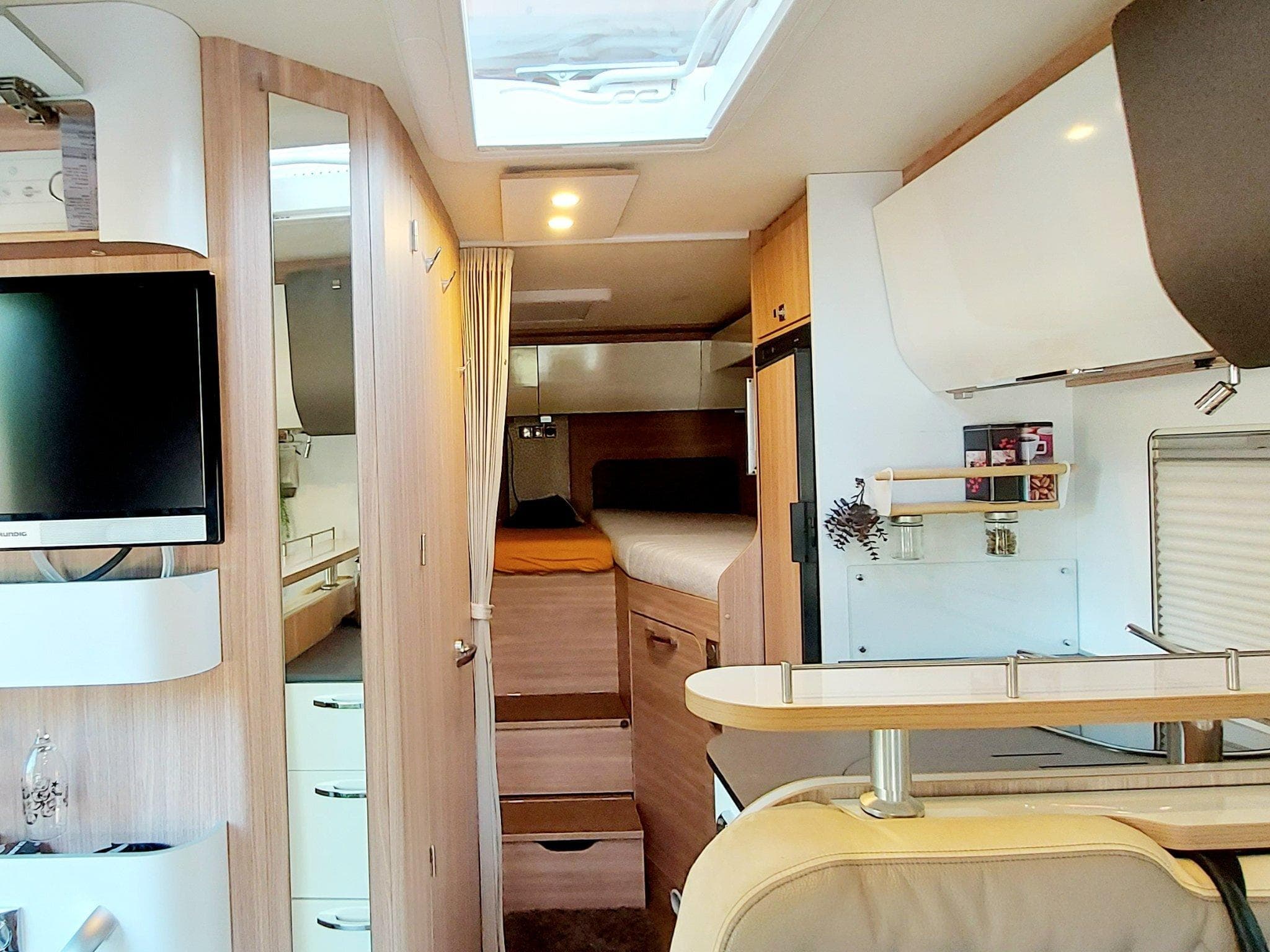 Bürstner Ixeo Bürstner Camping-car 4t PERMIS C1 (2019) - Photo 2