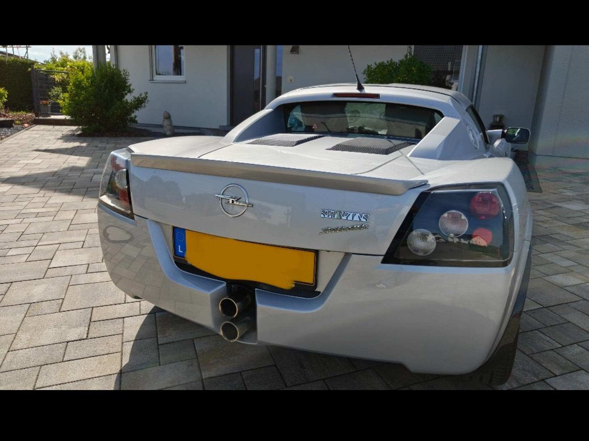 Opel Speedster 2.0 Turbo Scorpions (2005) - Photo 2
