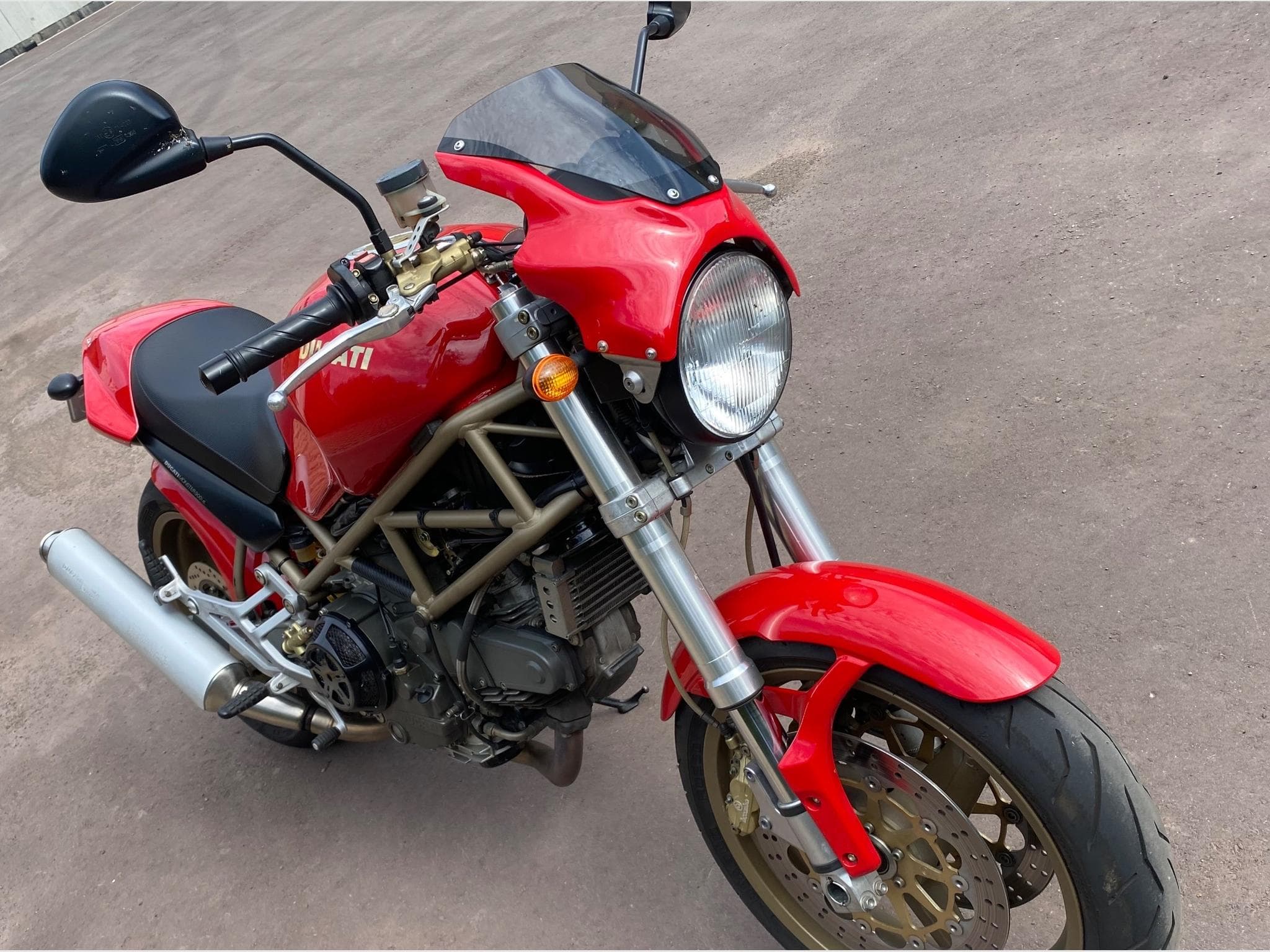 Ducati 900 Monster (2000) - Photo 1