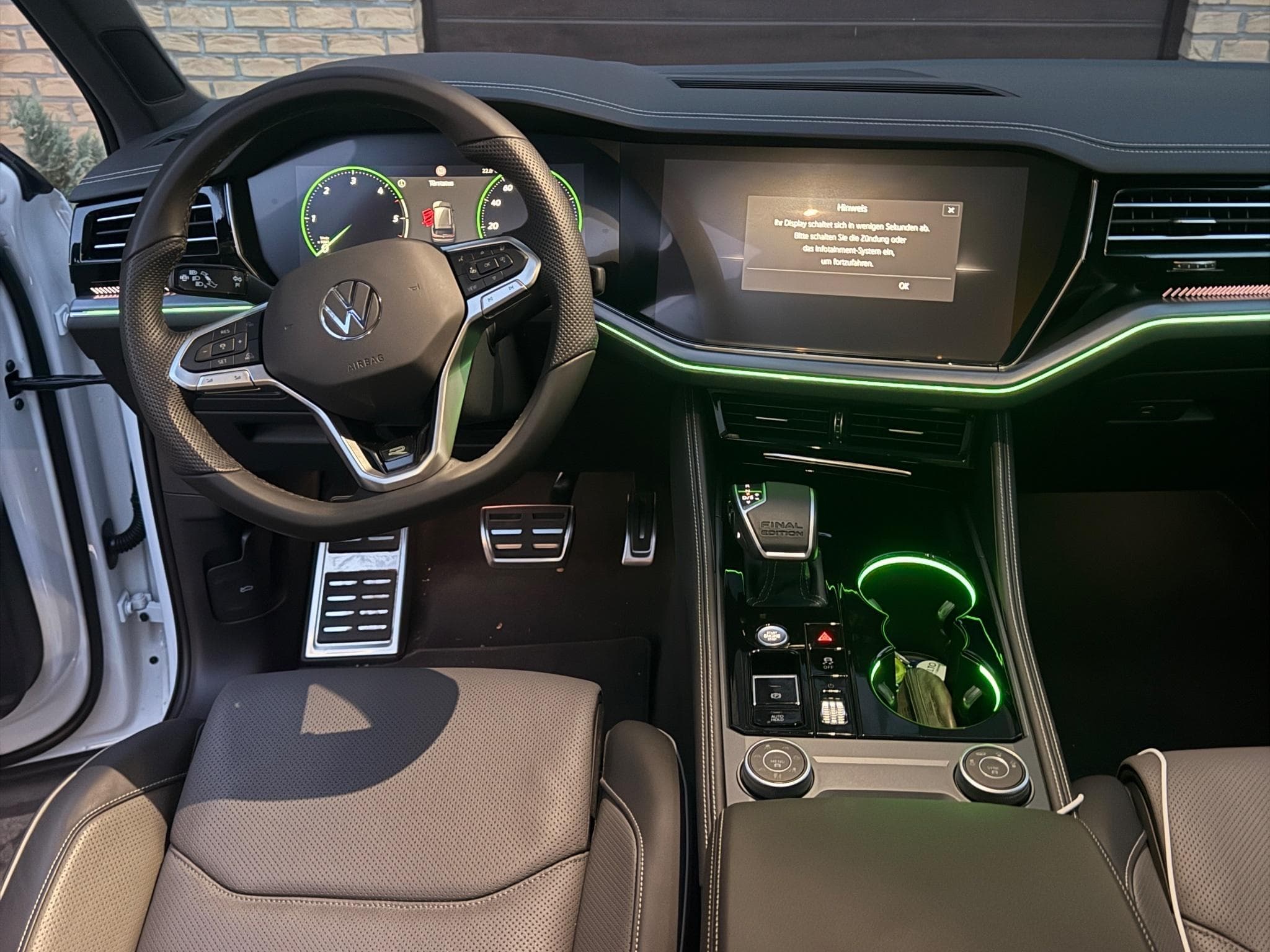 VW Touareg R-Line / Final Edition (2026) - Photo 10