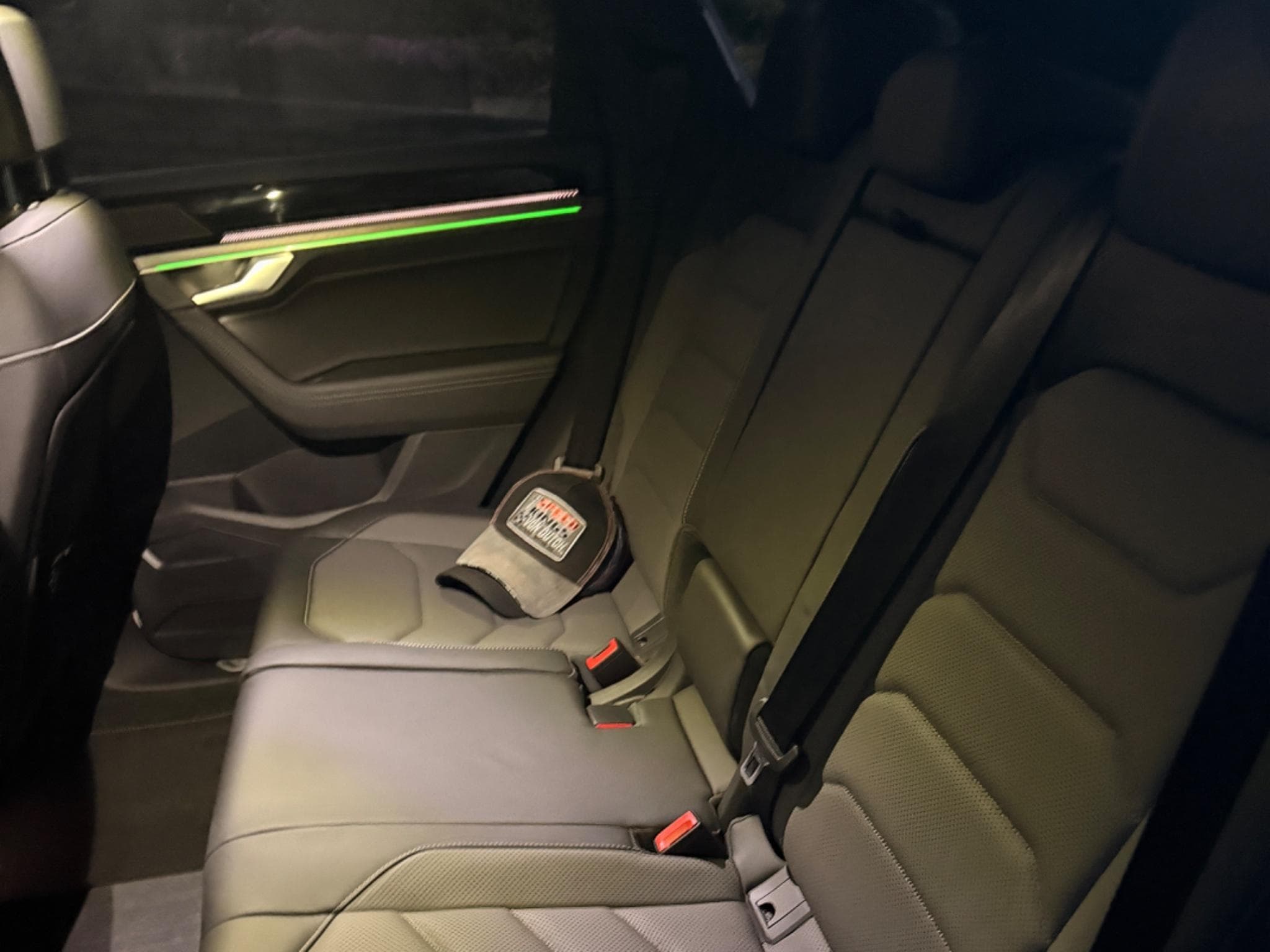 VW Touareg R-Line / Final Edition (2026) - Photo 13